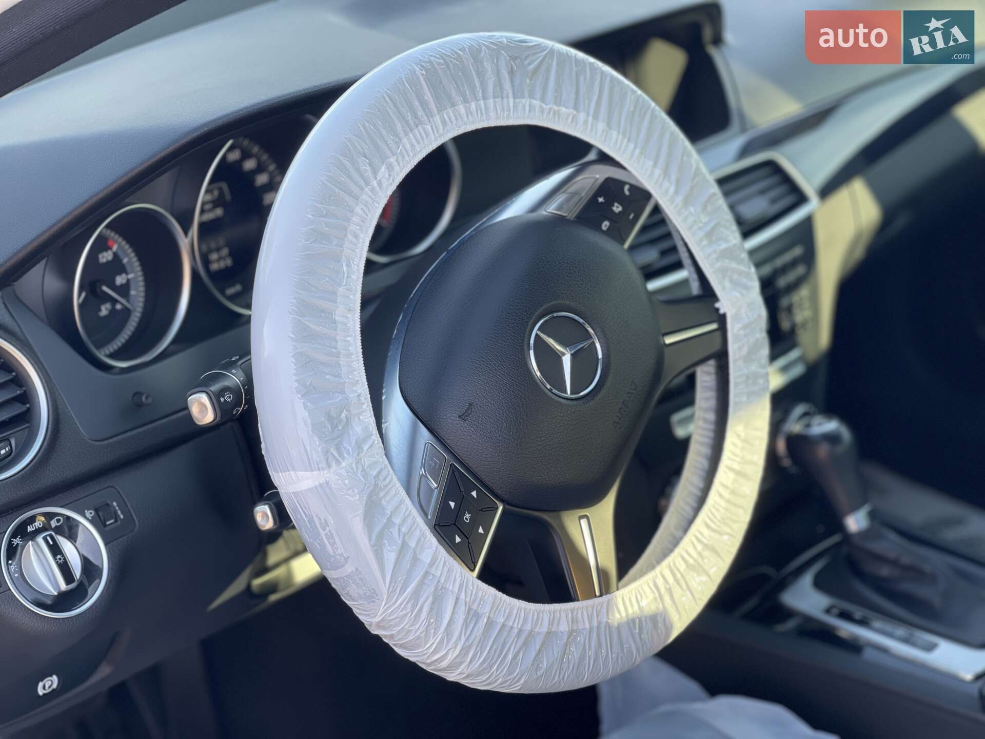 Mercedes-Benz C-Class 2013 VIN WDD2040011A928936 фото оголошення 10 з 20