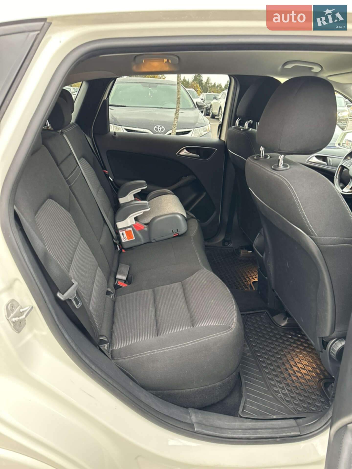 Mercedes-Benz B-Class 2016 VIN WDD2428901J010476 фото оголошення 12 з 16