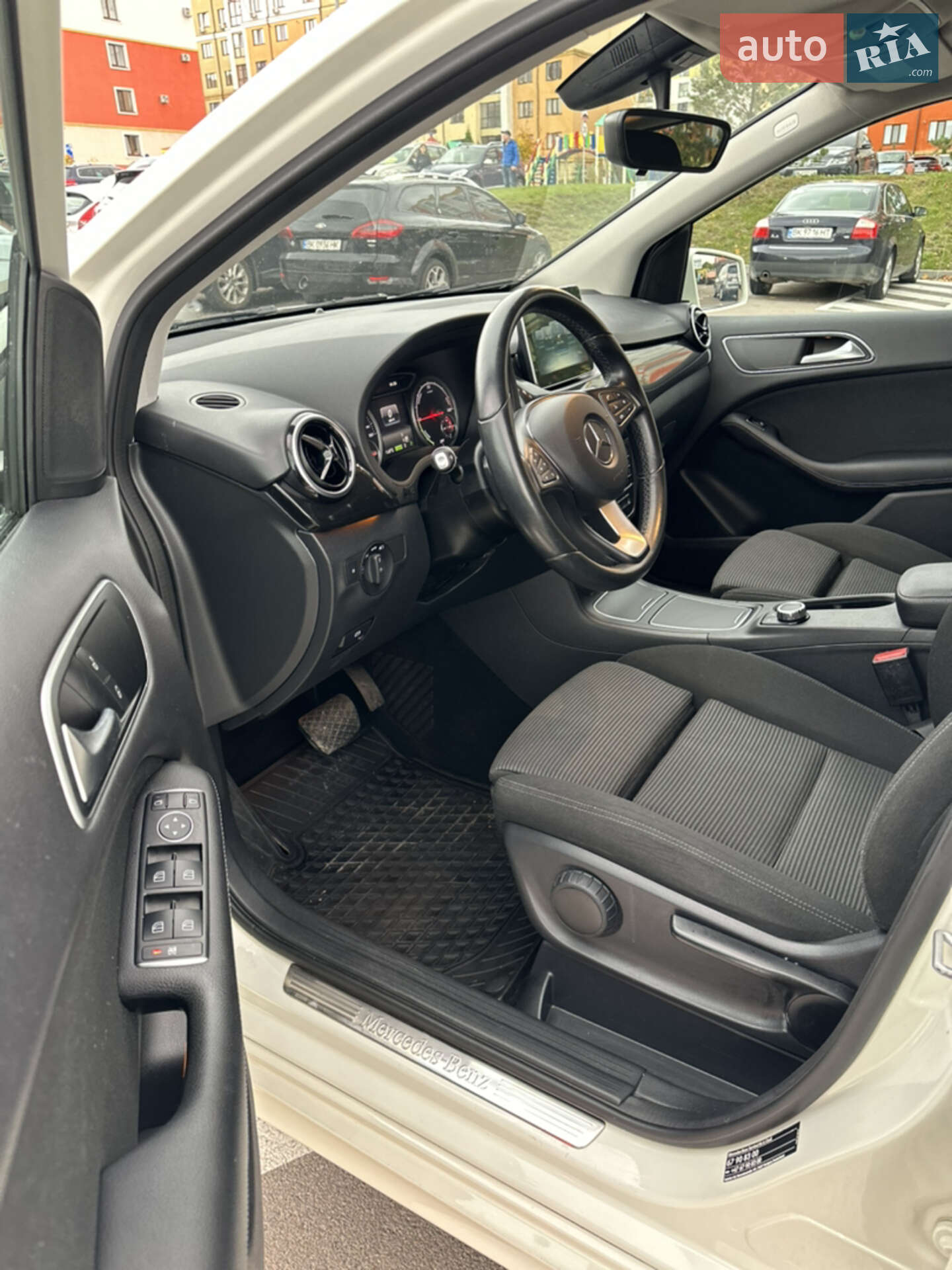 Mercedes-Benz B-Class 2016 VIN WDD2428901J010476 фото оголошення 15 з 16