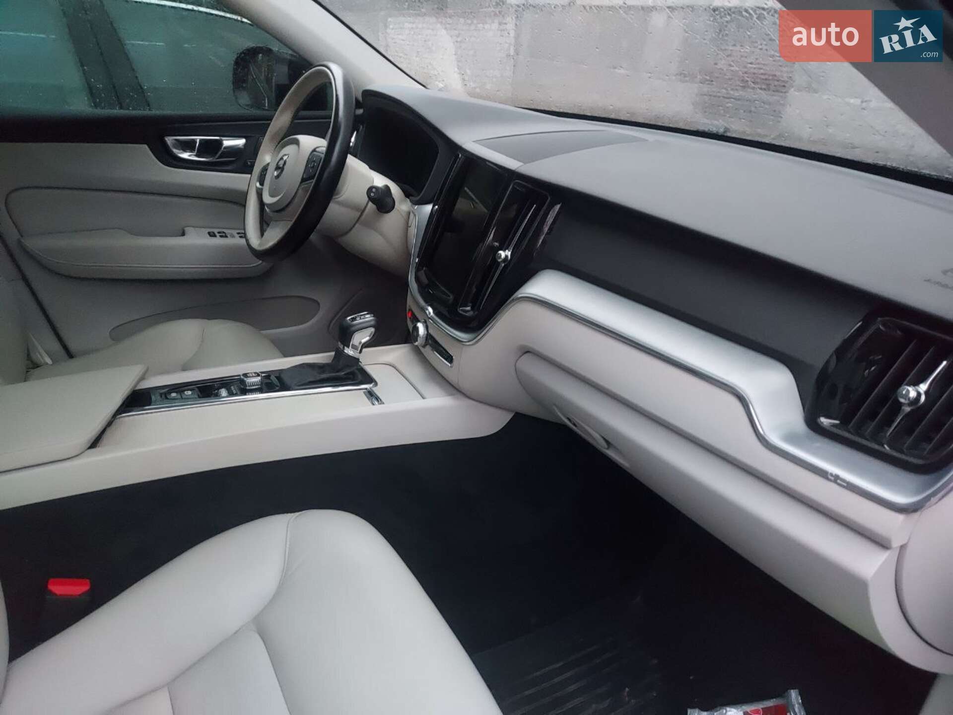 Volvo XC60 2018 VIN LYVA22RK3JB118093 фото оголошення 7 з 11