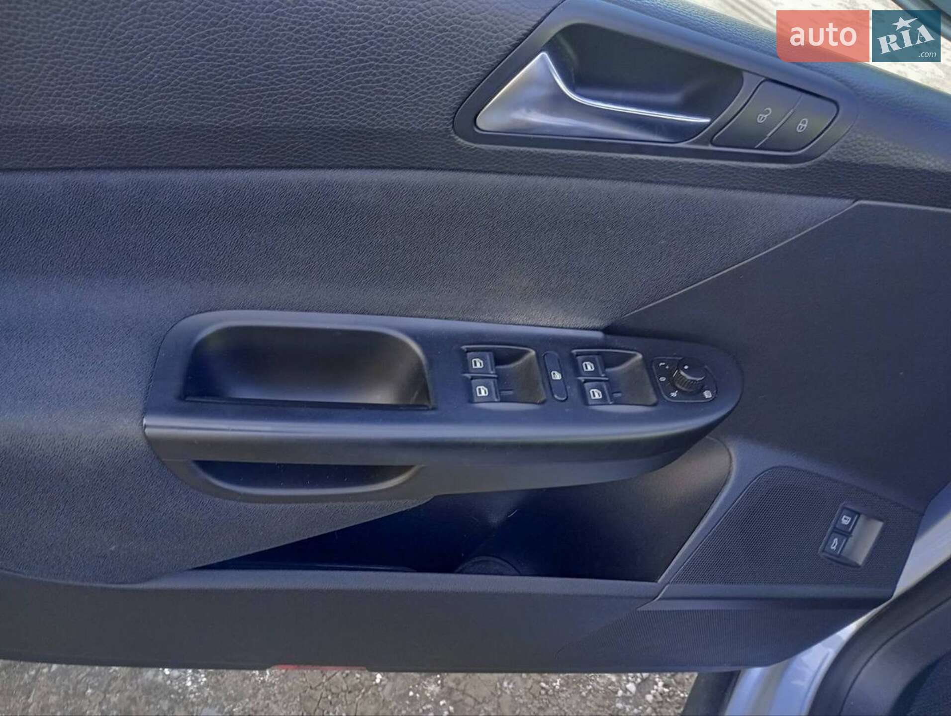 Volkswagen Passat 2010 VIN WVWZZZ3CZAP031574 фото оголошення 5 з 9