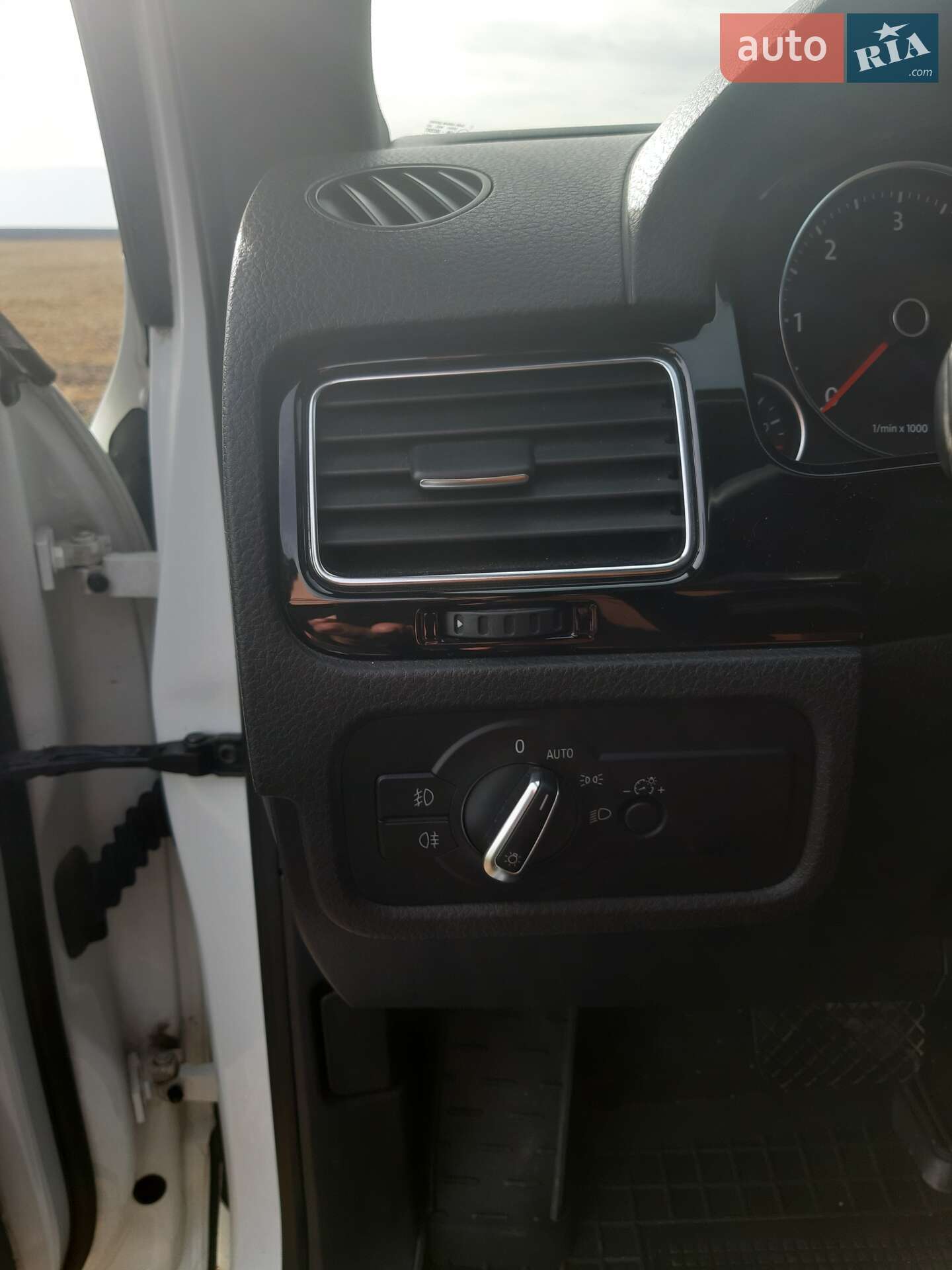 Volkswagen Touareg 2014 VIN WVGZZZ7PZED038601 фото оголошення 10 з 22