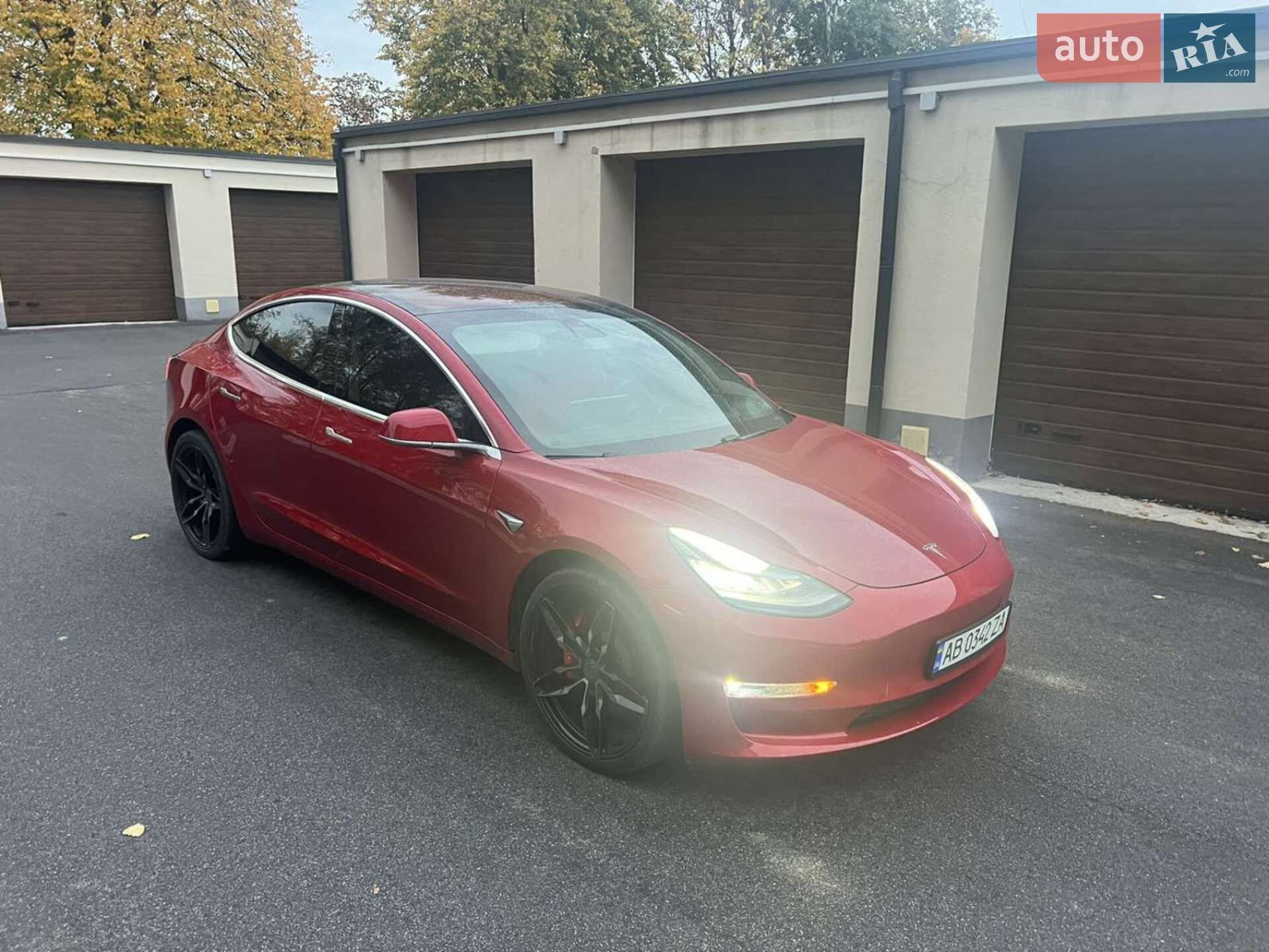 TESLA Tesla Model 3 2018 VIN 5YJ3E1EB9JF083624 фото оголошення 11 з 32