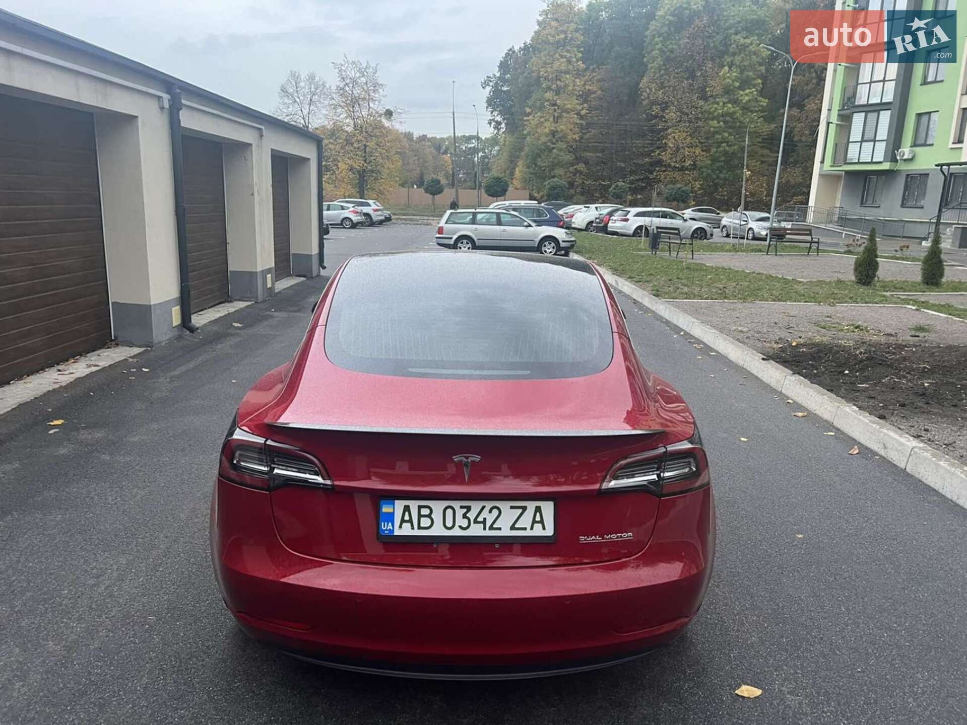 TESLA Tesla Model 3 2018 VIN 5YJ3E1EB9JF083624 фото оголошення 10 з 32