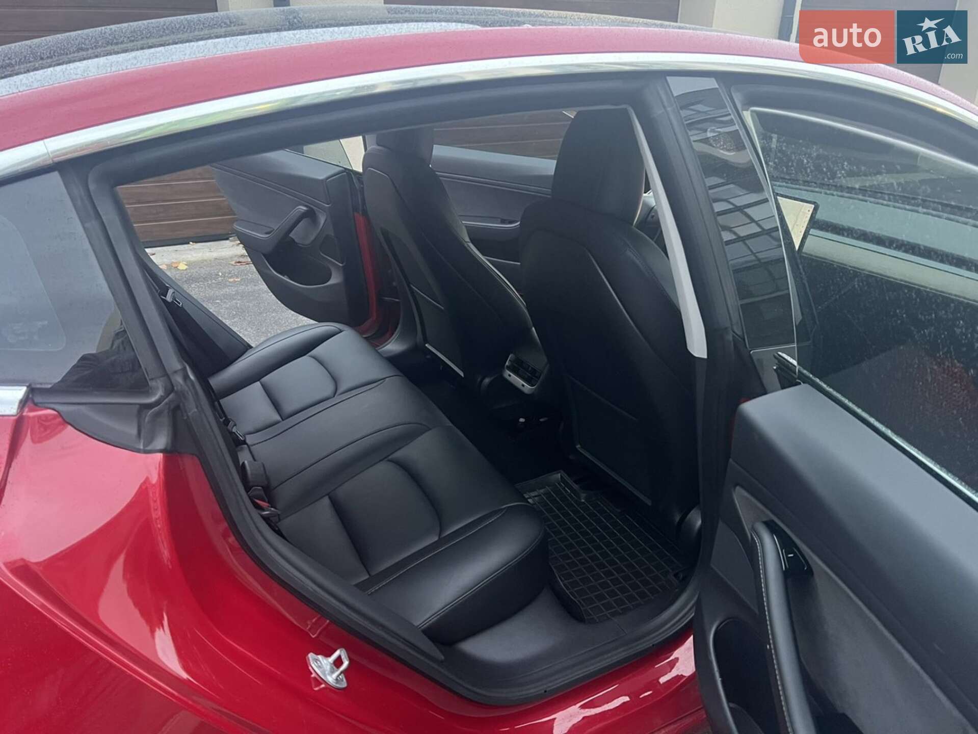 TESLA Tesla Model 3 2018 VIN 5YJ3E1EB9JF083624 фото оголошення 19 з 32