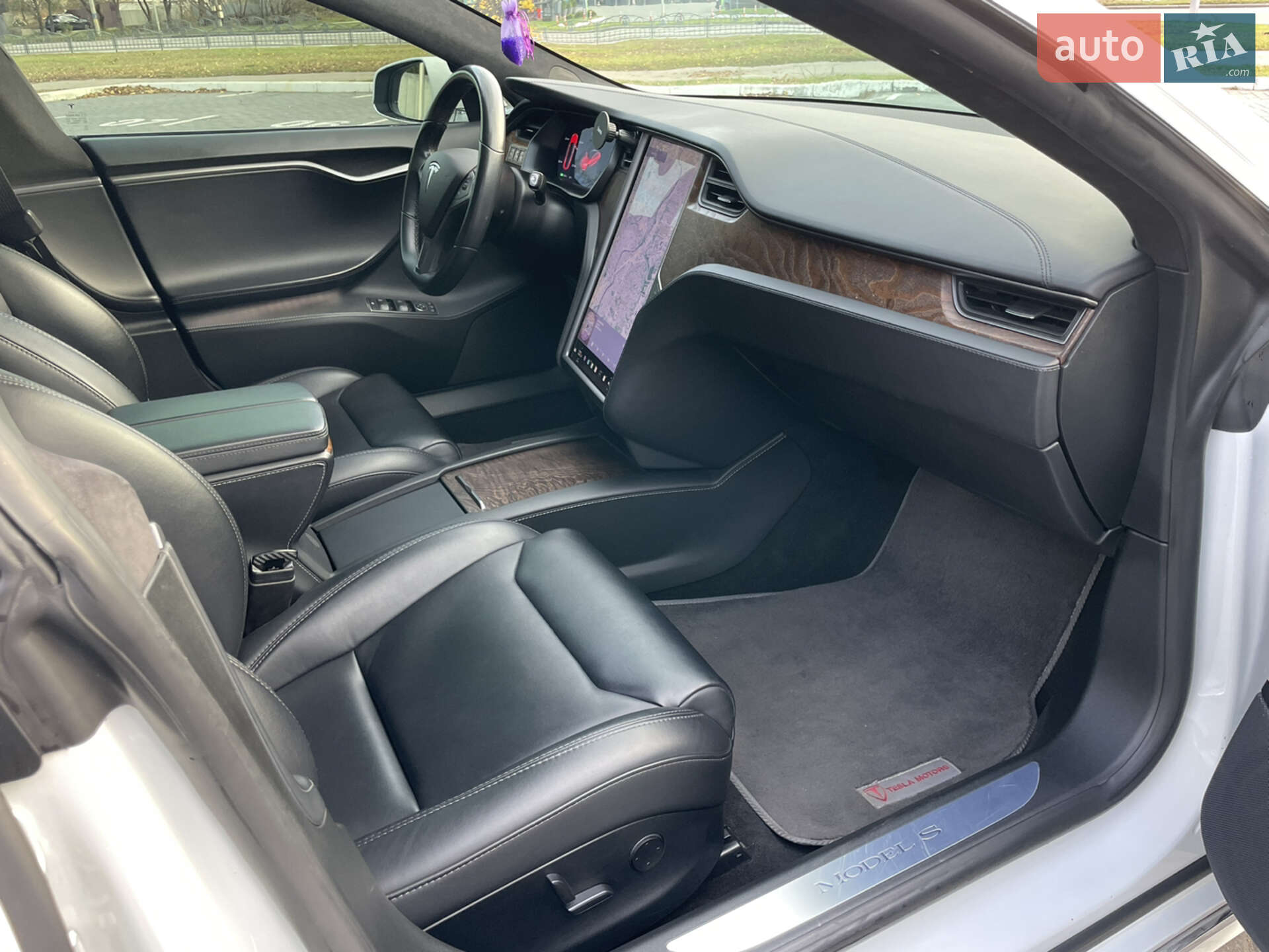 Tesla Model S 2018 VIN 5YJSA1E28JF256797 фото оголошення 12 з 24