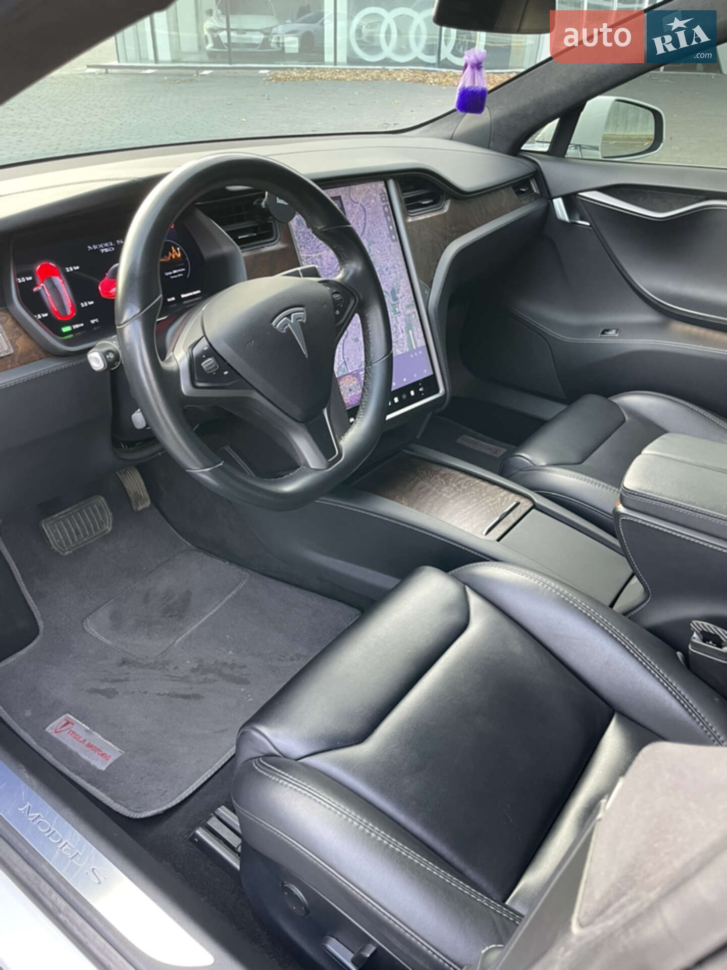 Tesla Model S 2018 VIN 5YJSA1E28JF256797 фото оголошення 21 з 24