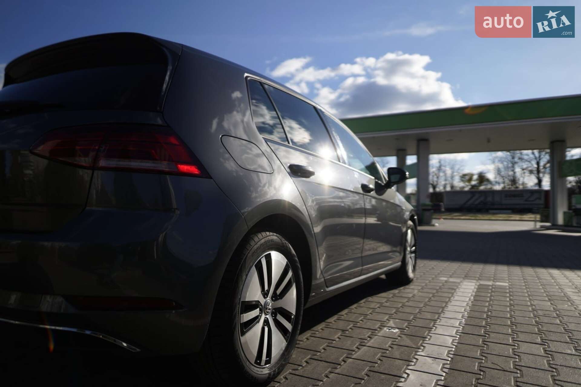 Volkswagen e-Golf 2018 VIN WVWZZZAUZJ8903875 фото оголошення 7 з 20