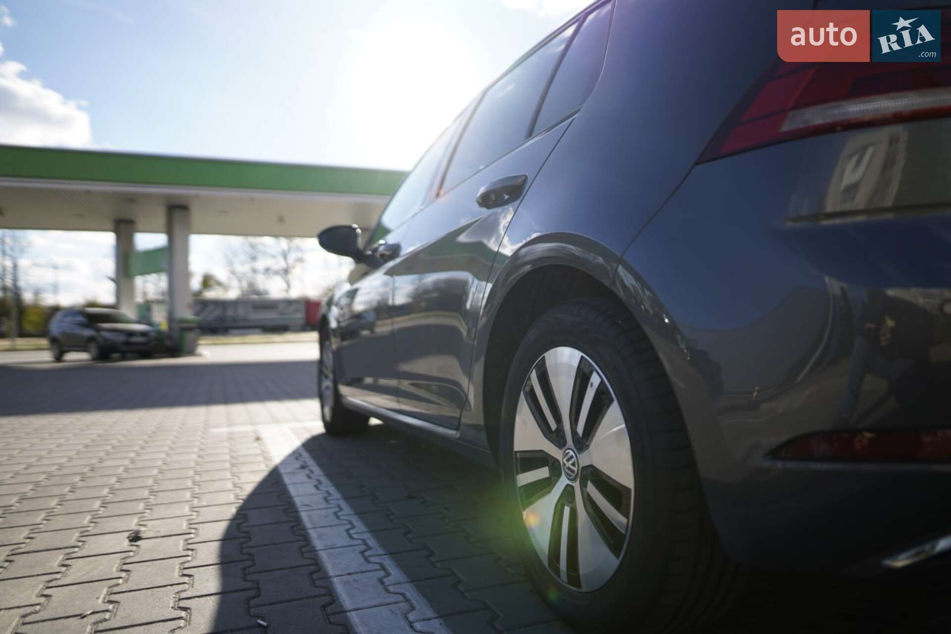 Volkswagen e-Golf 2018 VIN WVWZZZAUZJ8903875 фото оголошення 8 з 20