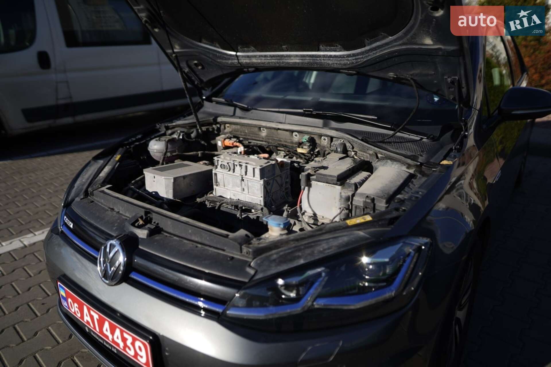 Volkswagen e-Golf 2018 VIN WVWZZZAUZJ8903875 фото оголошення 12 з 20