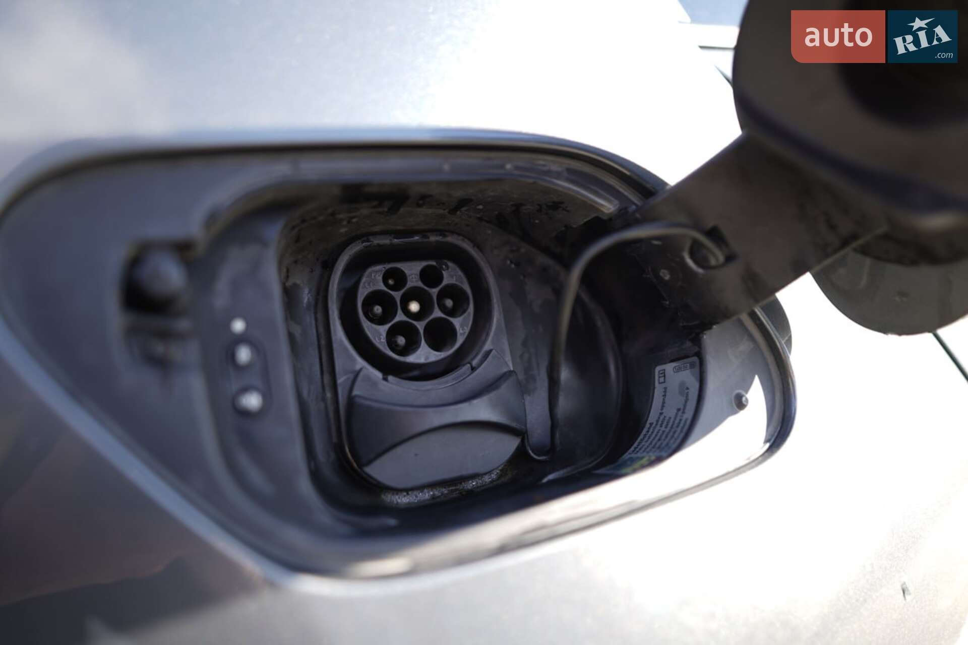 Volkswagen e-Golf 2018 VIN WVWZZZAUZJ8903875 фото оголошення 13 з 20