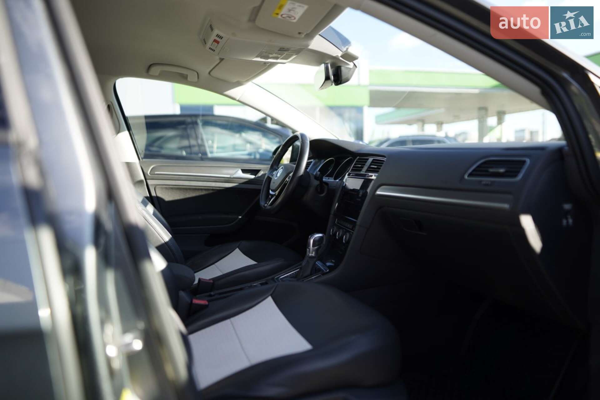Volkswagen e-Golf 2018 VIN WVWZZZAUZJ8903875 фото оголошення 16 з 20