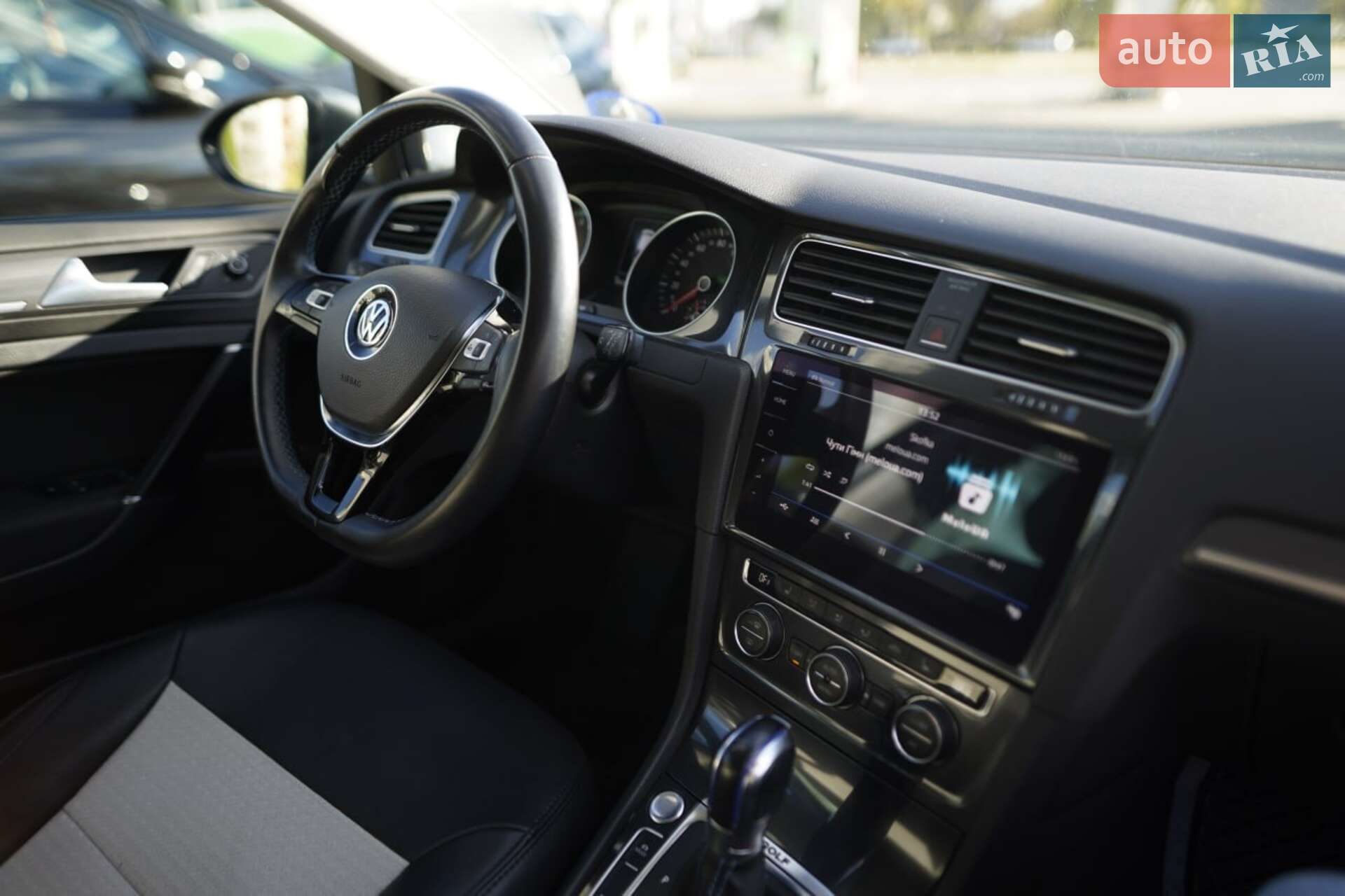 Volkswagen e-Golf 2018 VIN WVWZZZAUZJ8903875 фото оголошення 17 з 20