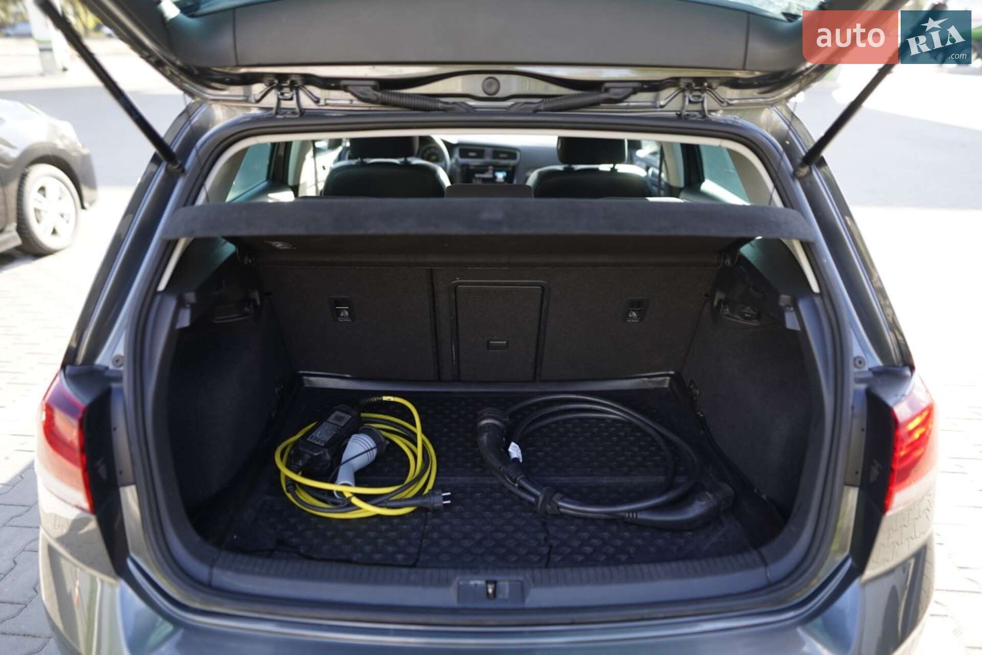 Volkswagen e-Golf 2018 VIN WVWZZZAUZJ8903875 фото оголошення 19 з 20