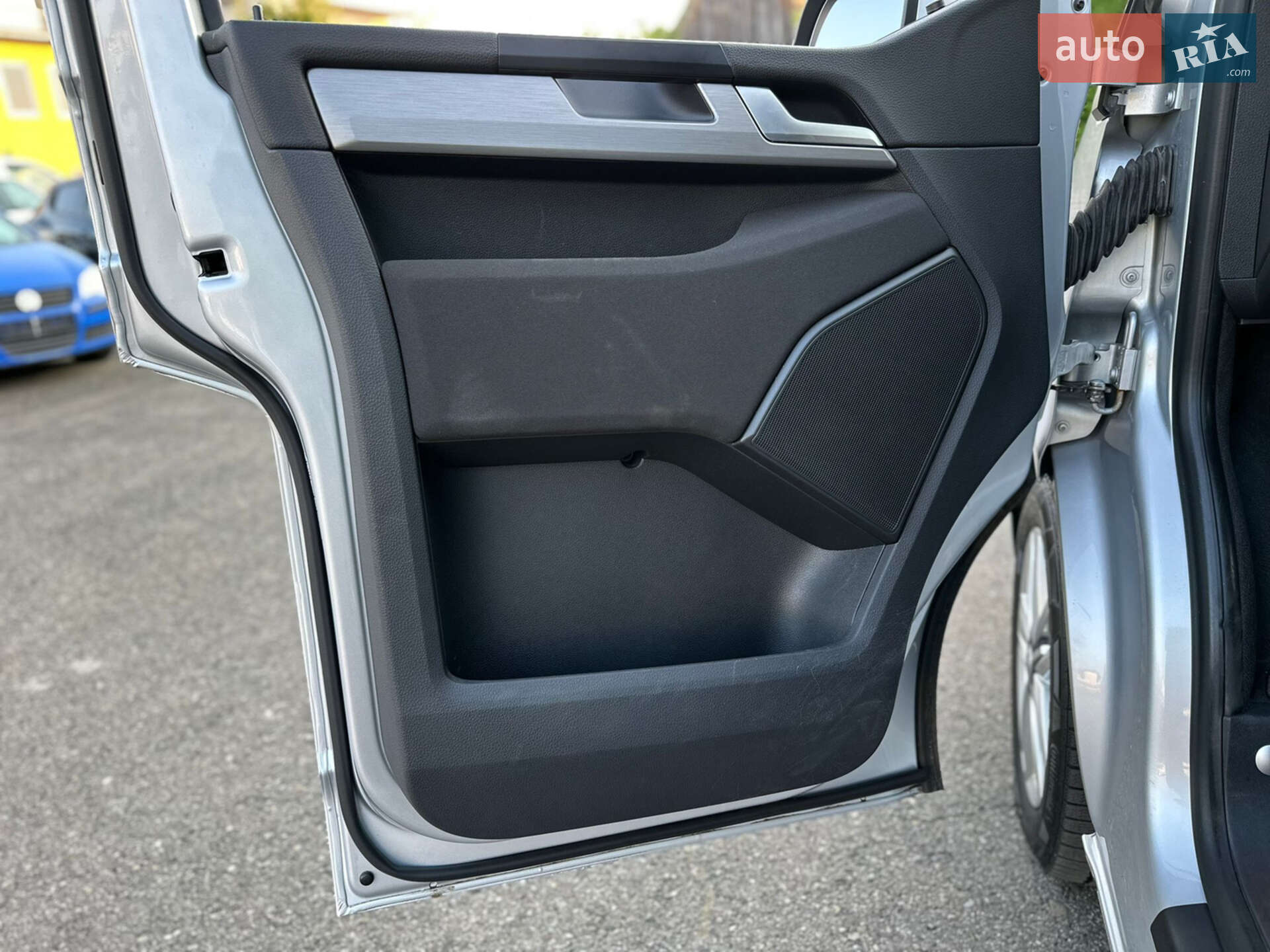 Volkswagen Multivan 2019 VIN WV2ZZZ7HZKH163746 фото оголошення 12 з 38