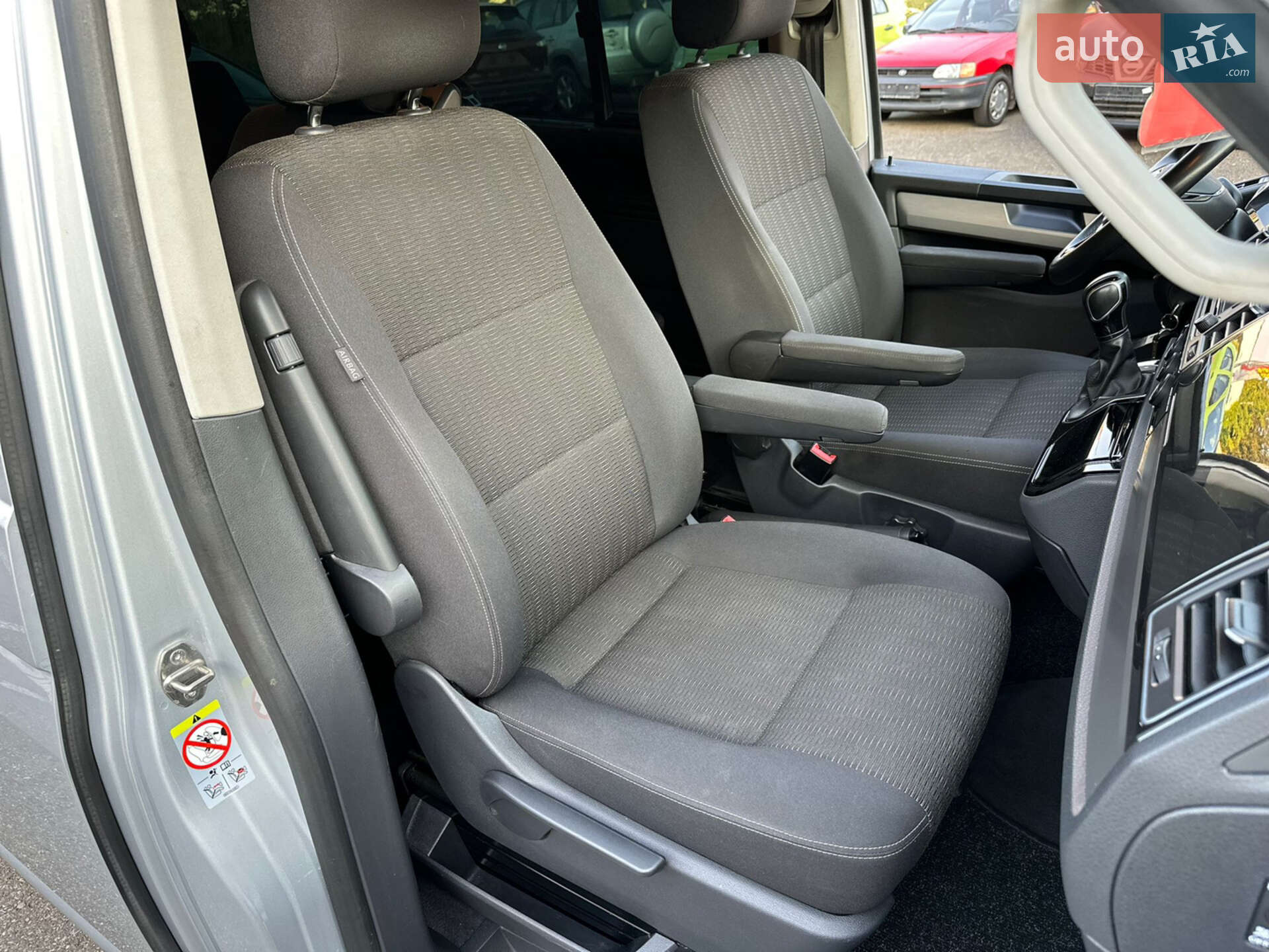 Volkswagen Multivan 2019 VIN WV2ZZZ7HZKH163746 фото оголошення 16 з 38