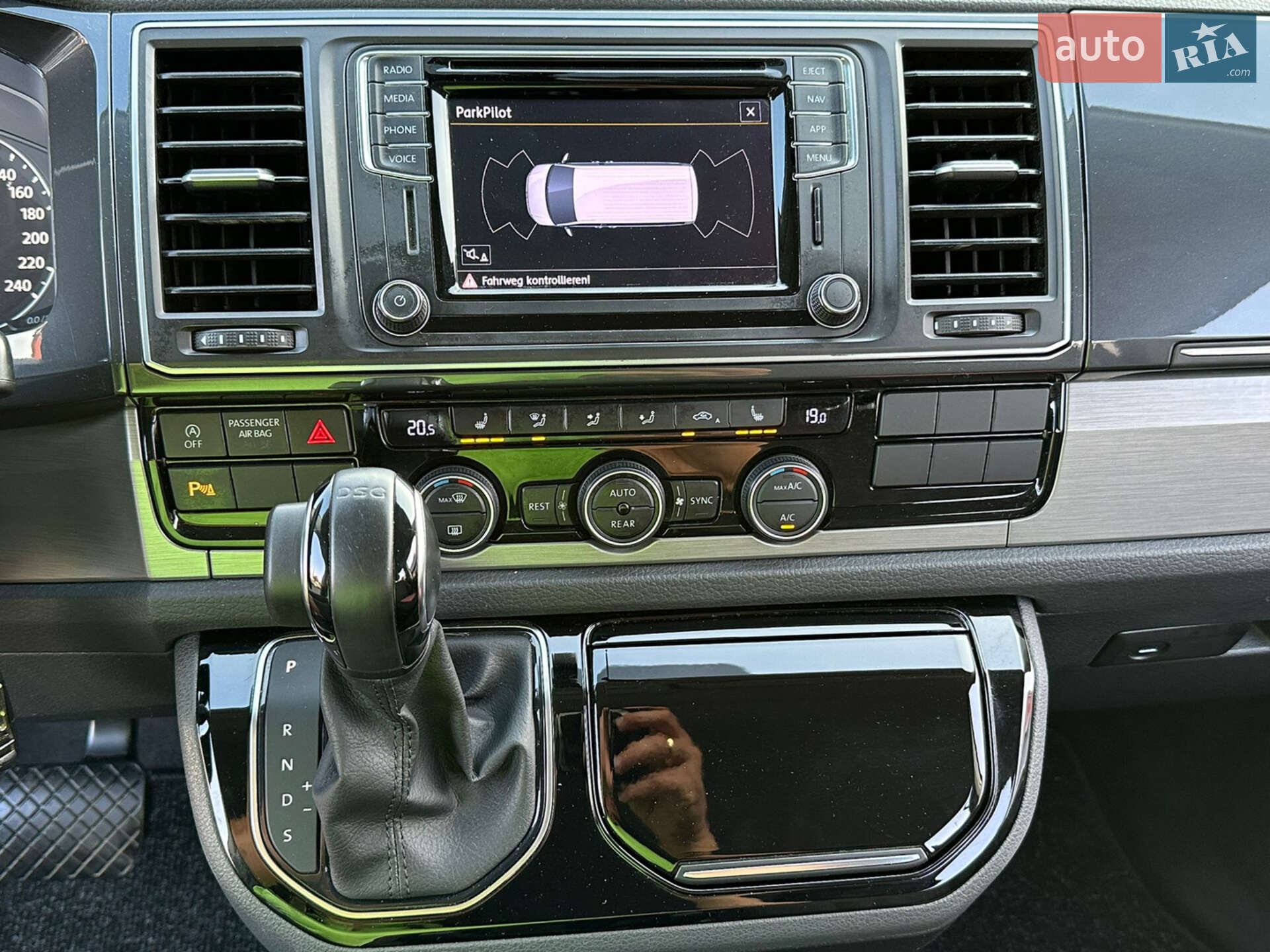 Volkswagen Multivan 2019 VIN WV2ZZZ7HZKH163746 фото оголошення 20 з 38