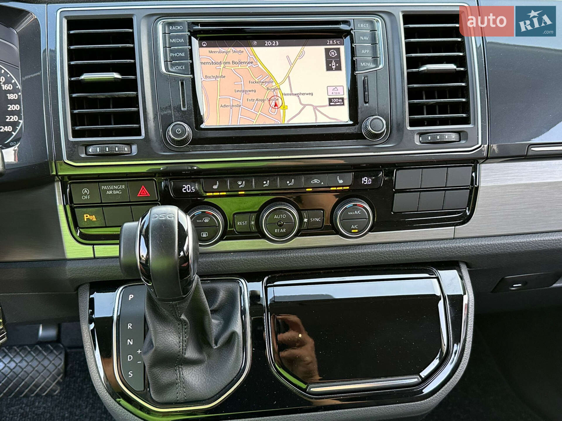 Volkswagen Multivan 2019 VIN WV2ZZZ7HZKH163746 фото оголошення 23 з 38