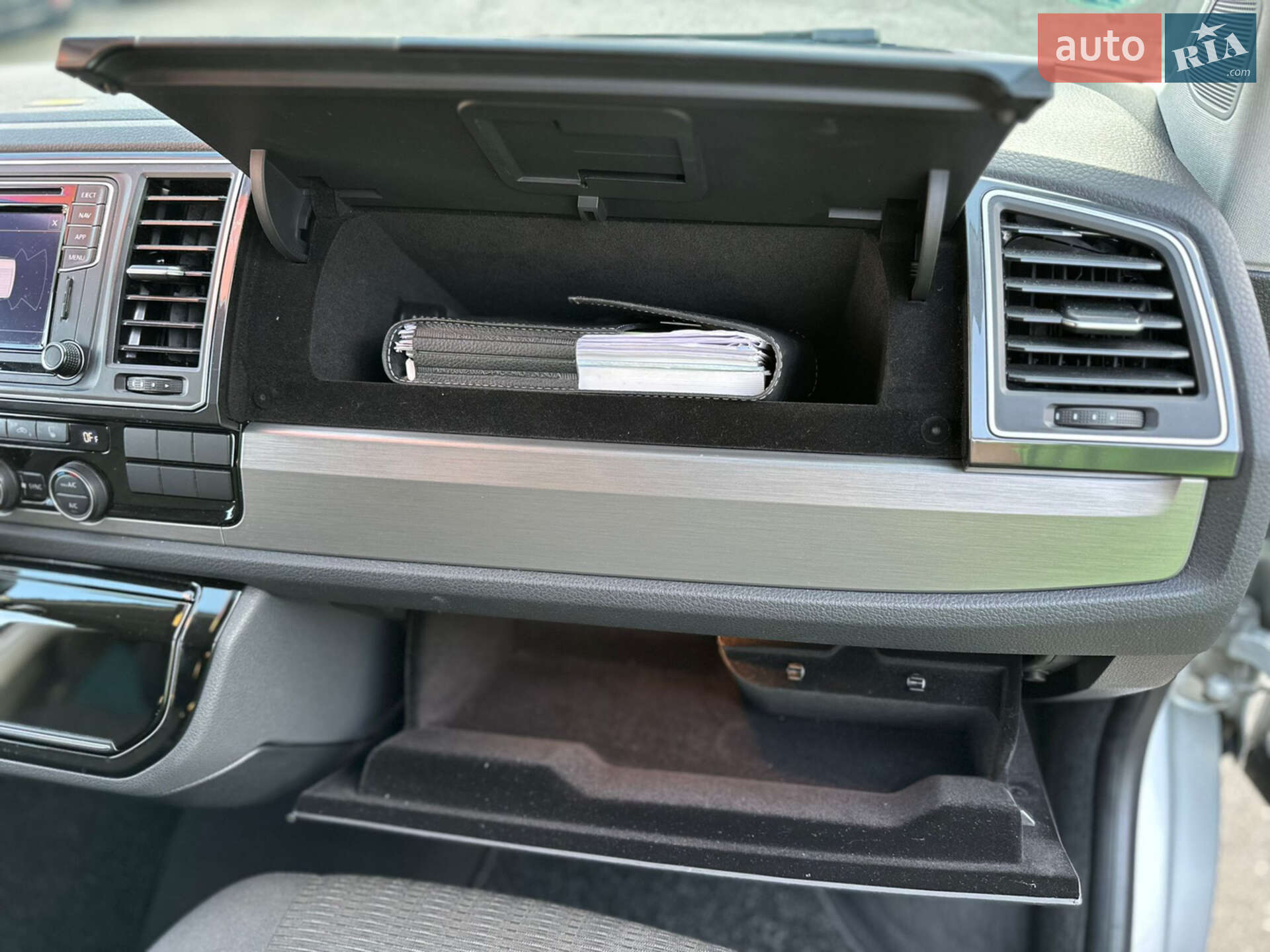 Volkswagen Multivan 2019 VIN WV2ZZZ7HZKH163746 фото оголошення 30 з 38