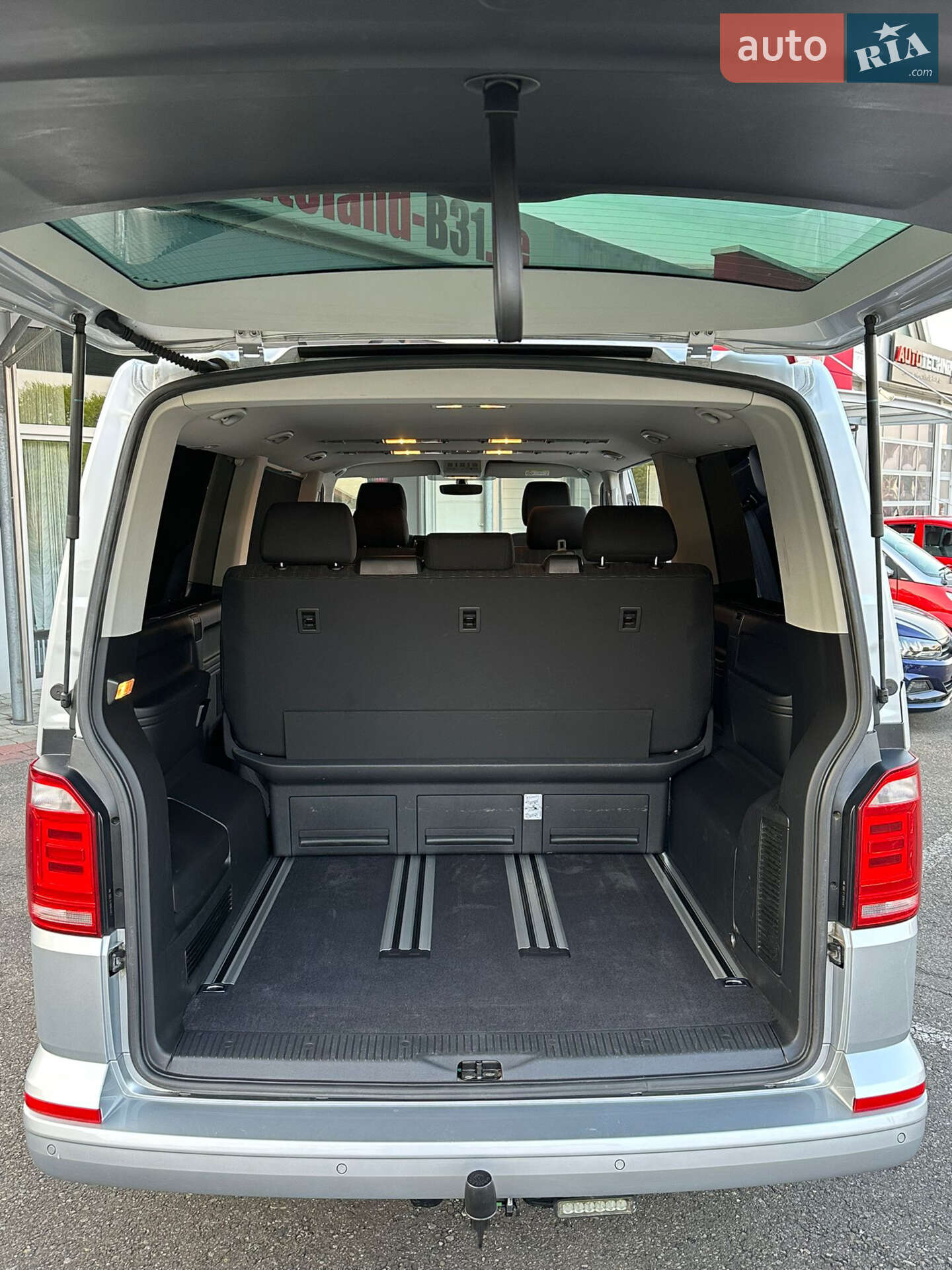 Volkswagen Multivan 2019 VIN WV2ZZZ7HZKH163746 фото оголошення 32 з 38