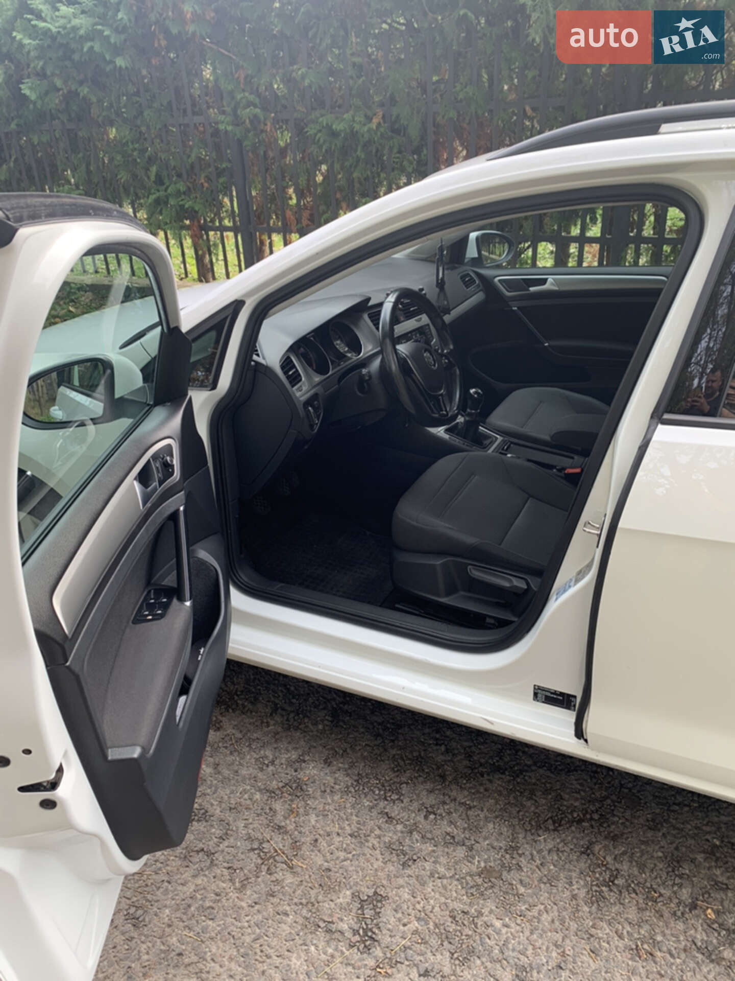 Volkswagen Golf 2015 VIN WVWZZZAUZGP551926 фото оголошення 17 з 31