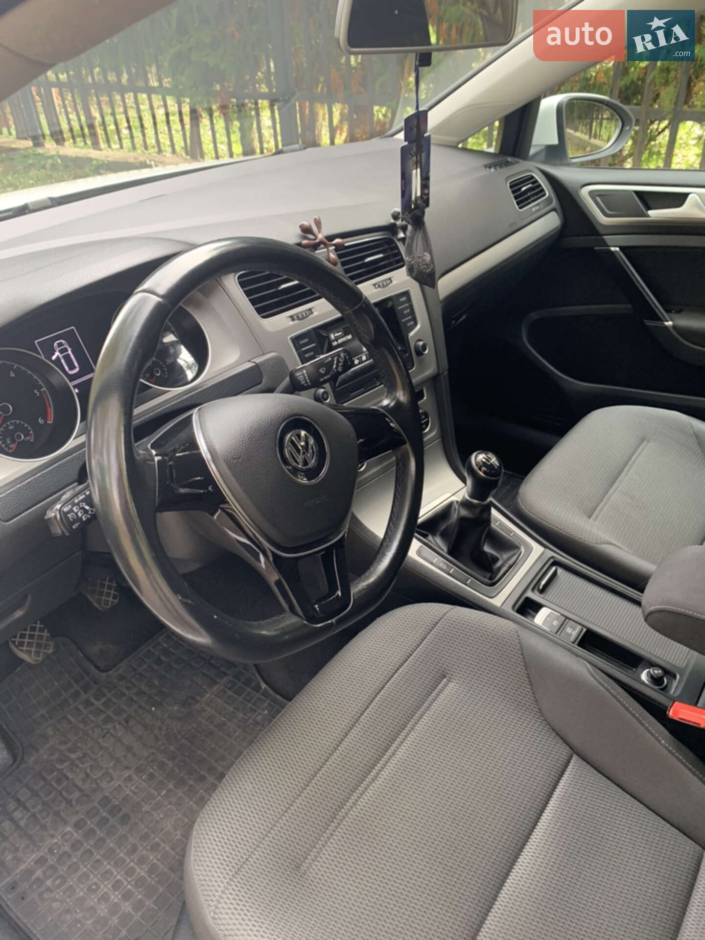 Volkswagen Golf 2015 VIN WVWZZZAUZGP551926 фото оголошення 19 з 31