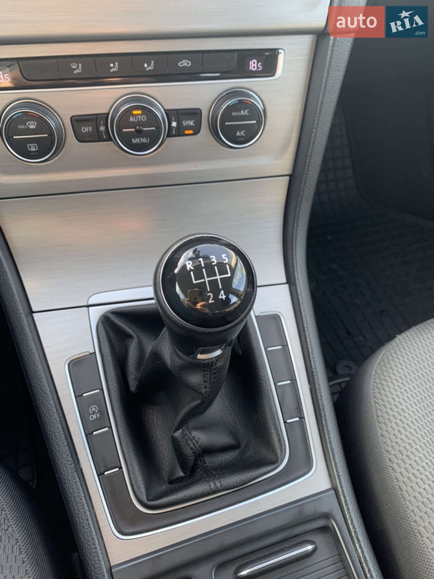 Volkswagen Golf 2015 VIN WVWZZZAUZGP551926 фото оголошення 26 з 31