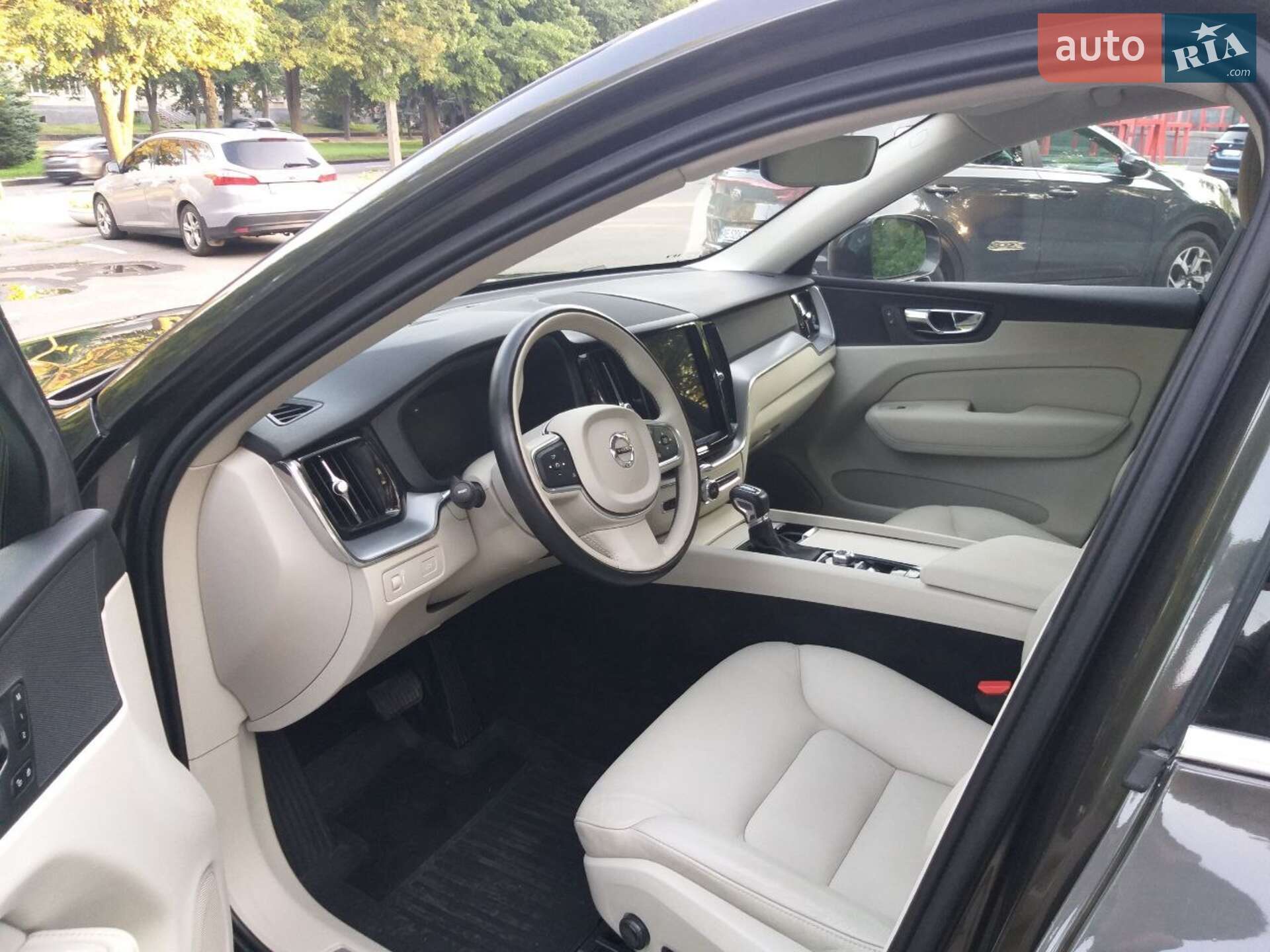 Volvo XC60 2018 VIN LYVA22RK3JB118093 фото оголошення 23 з 28