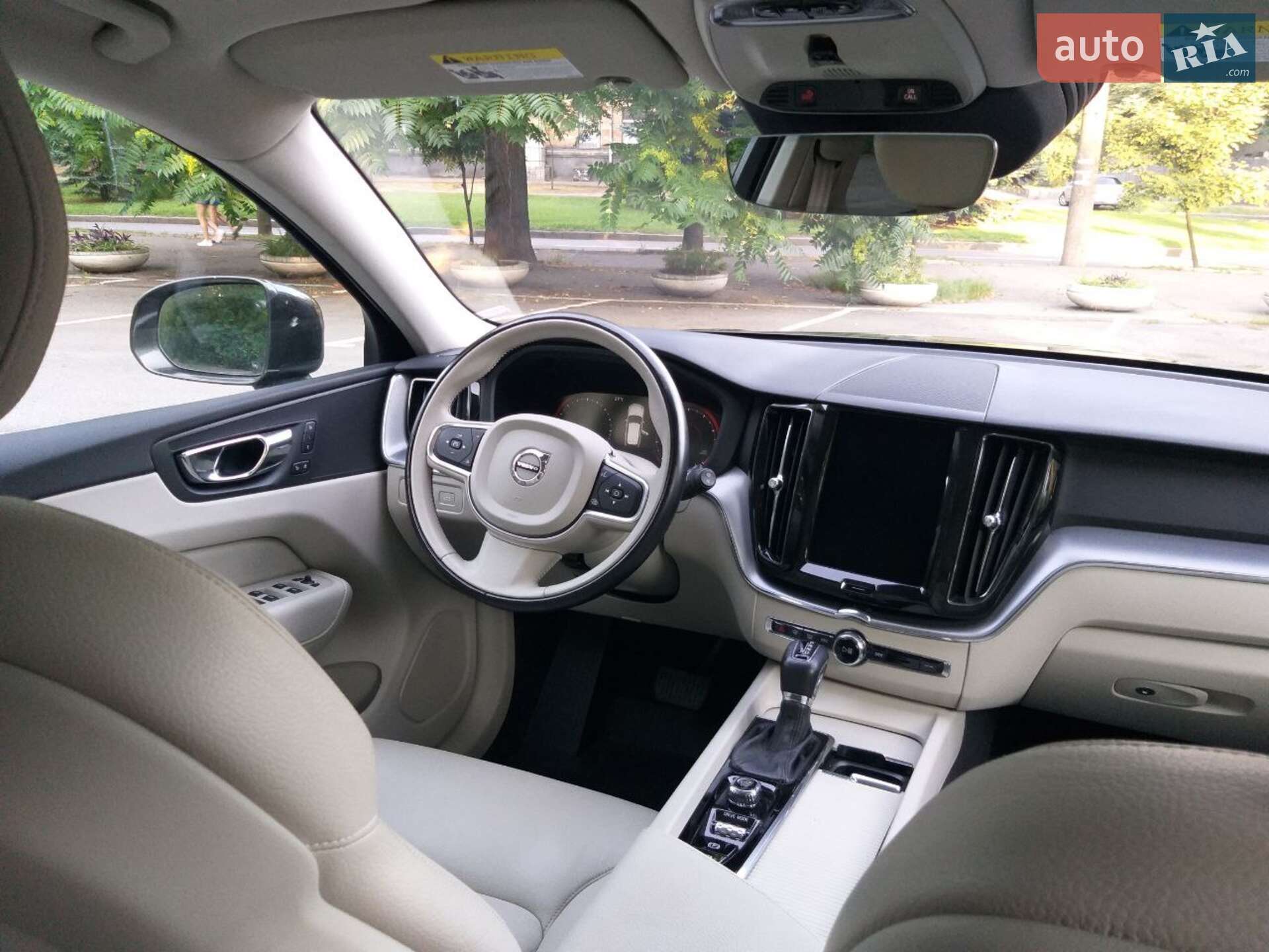 Volvo XC60 2018 VIN LYVA22RK3JB118093 фото оголошення 8 з 28