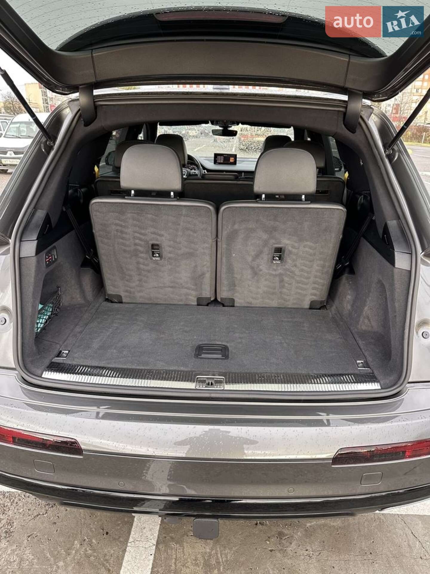 Audi Q7 2019 VIN WA1LAAF70KD040184 фото оголошення 5 з 40
