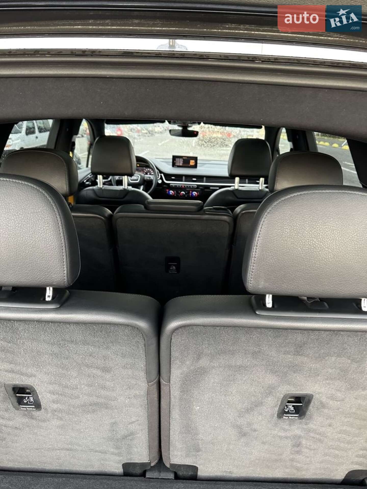 Audi Q7 2019 VIN WA1LAAF70KD040184 фото оголошення 6 з 40