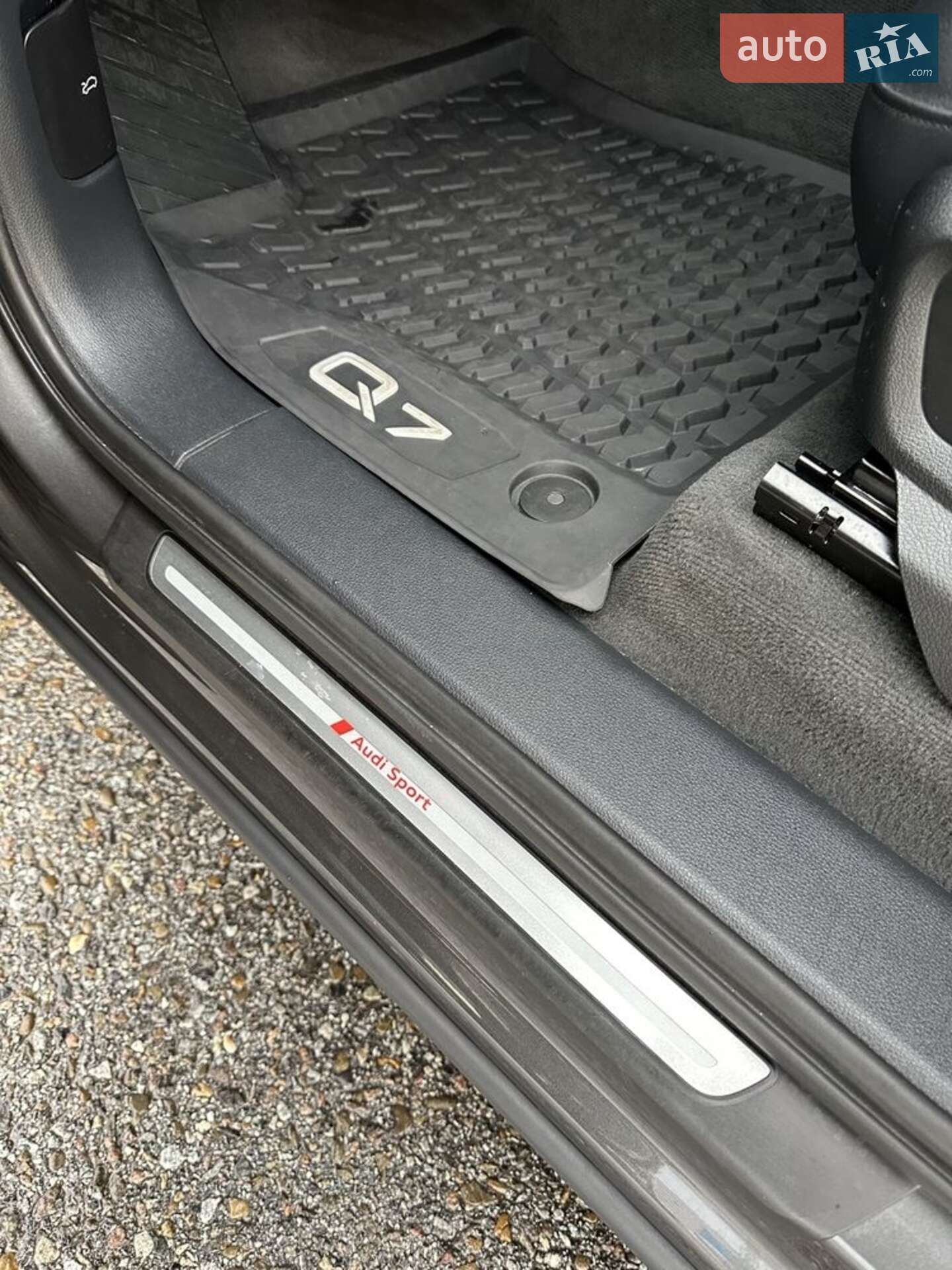 Audi Q7 2019 VIN WA1LAAF70KD040184 фото оголошення 8 з 40