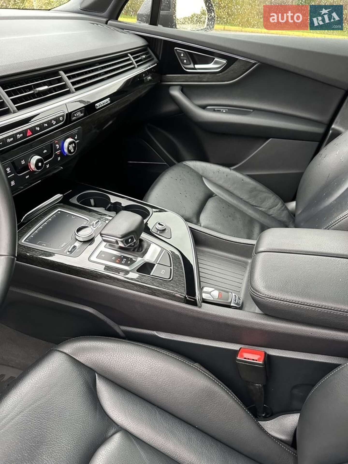 Audi Q7 2019 VIN WA1LAAF70KD040184 фото оголошення 9 з 40