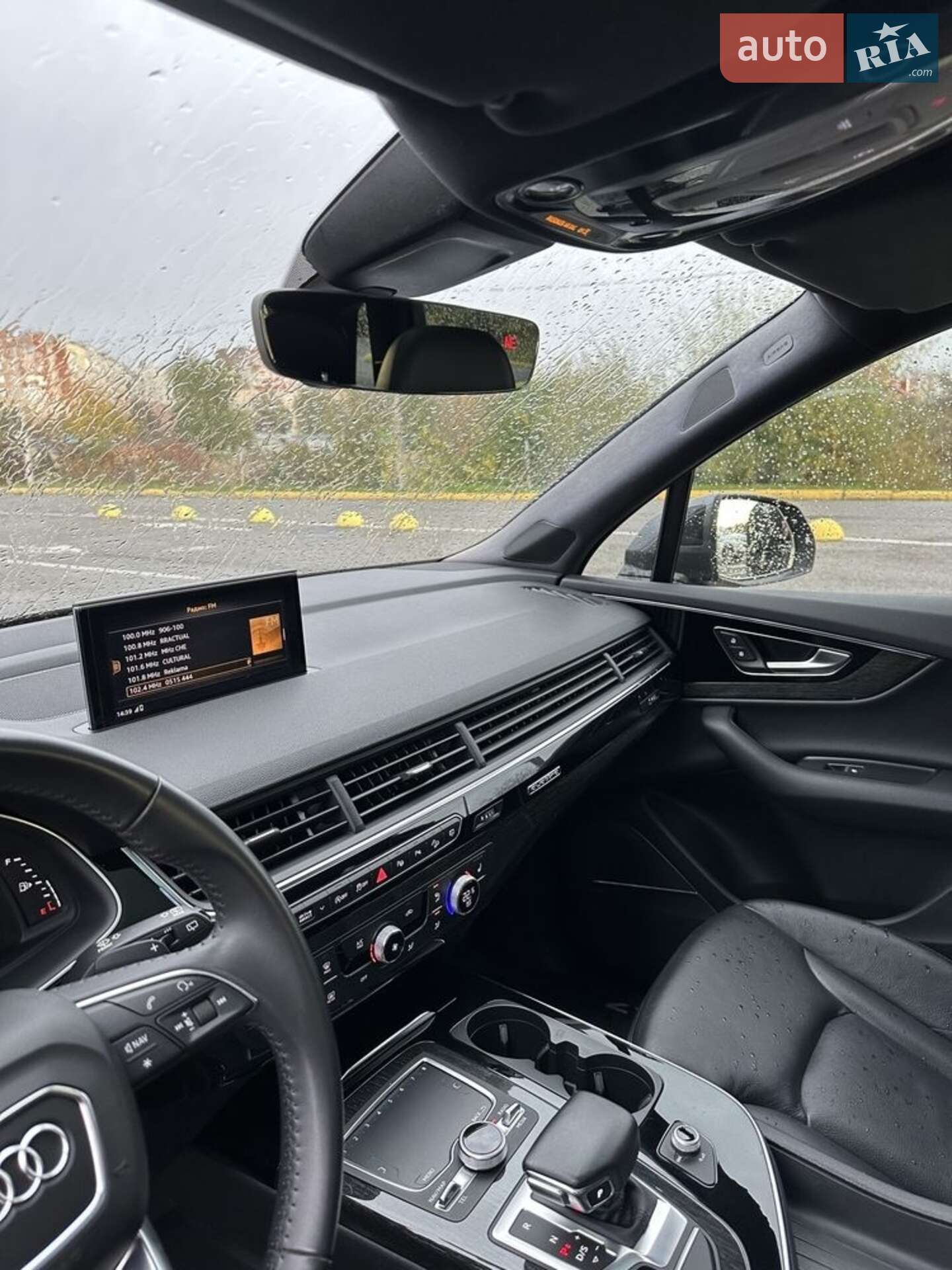 Audi Q7 2019 VIN WA1LAAF70KD040184 фото оголошення 10 з 40