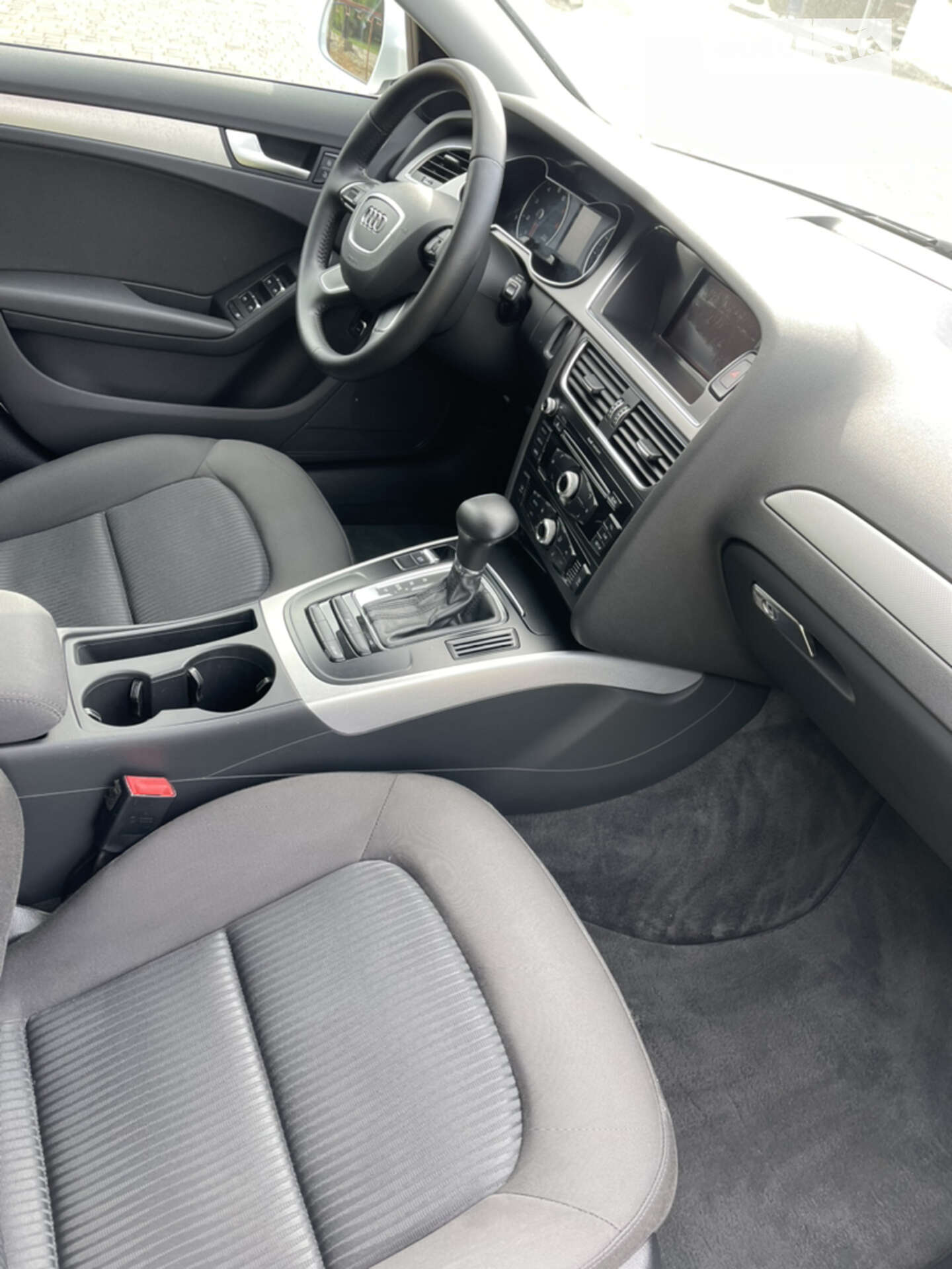 Audi A4 2012 VIN WAUZZZ8K1DN000652 фото оголошення 21 з 44