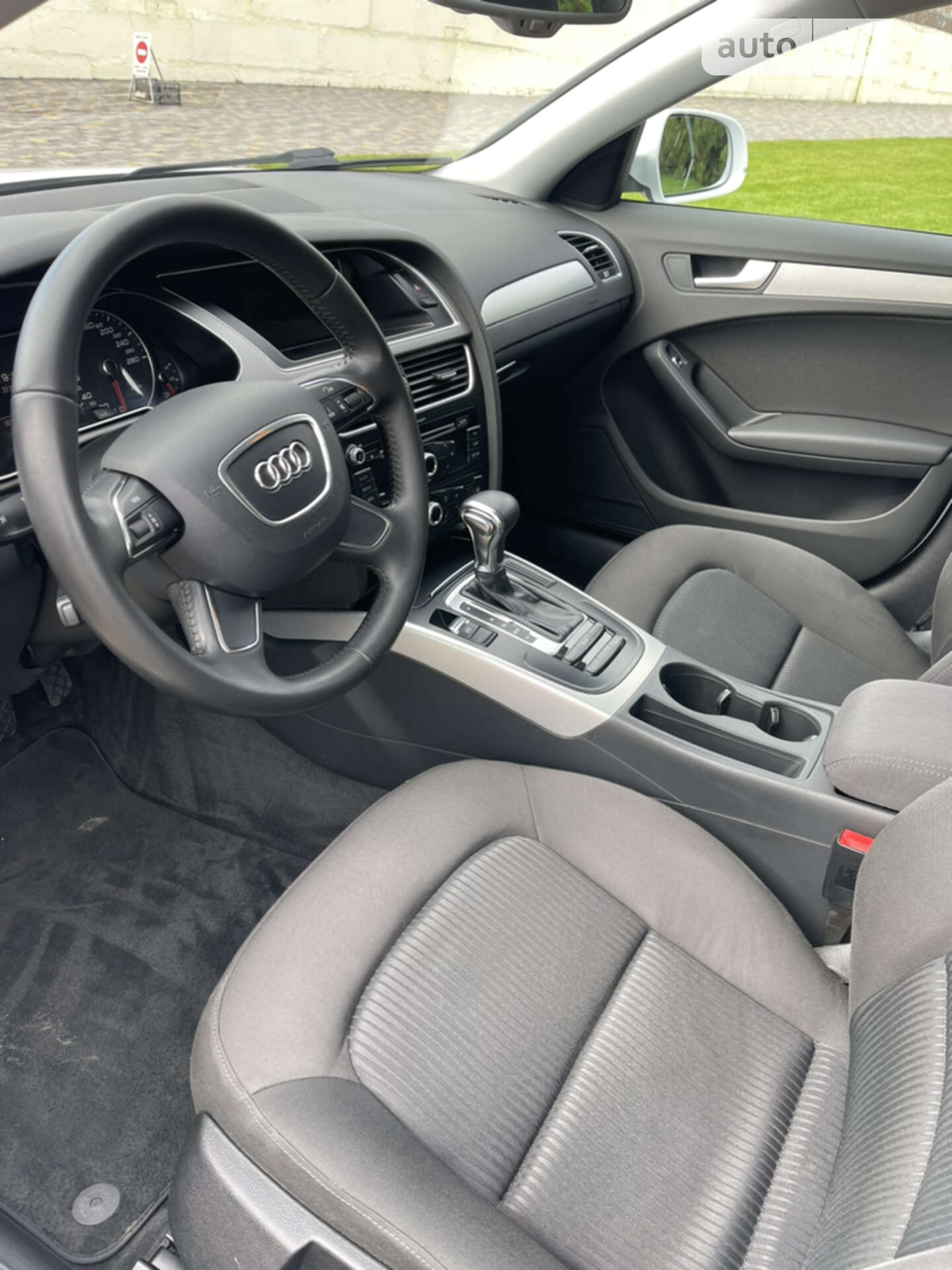 Audi A4 2012 VIN WAUZZZ8K1DN000652 фото оголошення 29 з 44