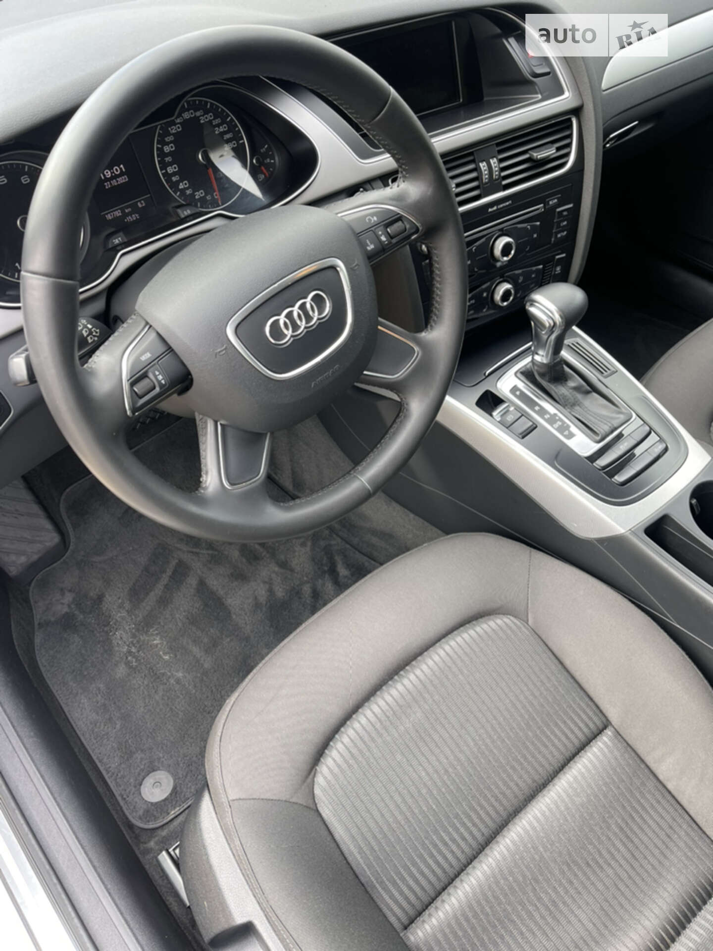 Audi A4 2012 VIN WAUZZZ8K1DN000652 фото оголошення 31 з 44