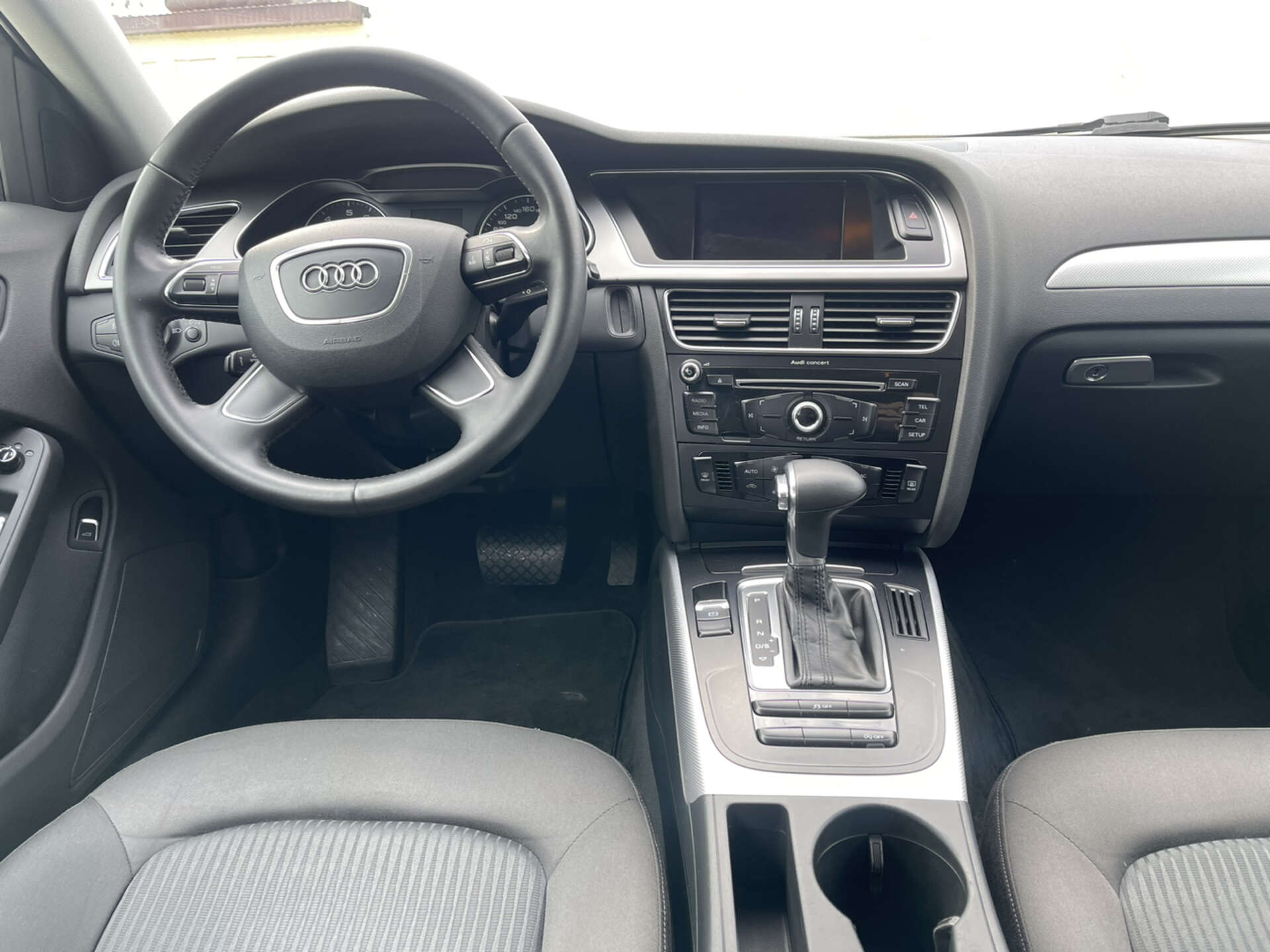 Audi A4 2012 VIN WAUZZZ8K1DN000652 фото оголошення 33 з 44
