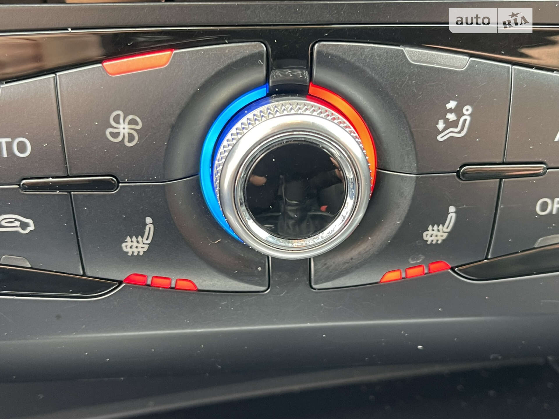Audi A4 2012 VIN WAUZZZ8K1DN000652 фото оголошення 39 з 44