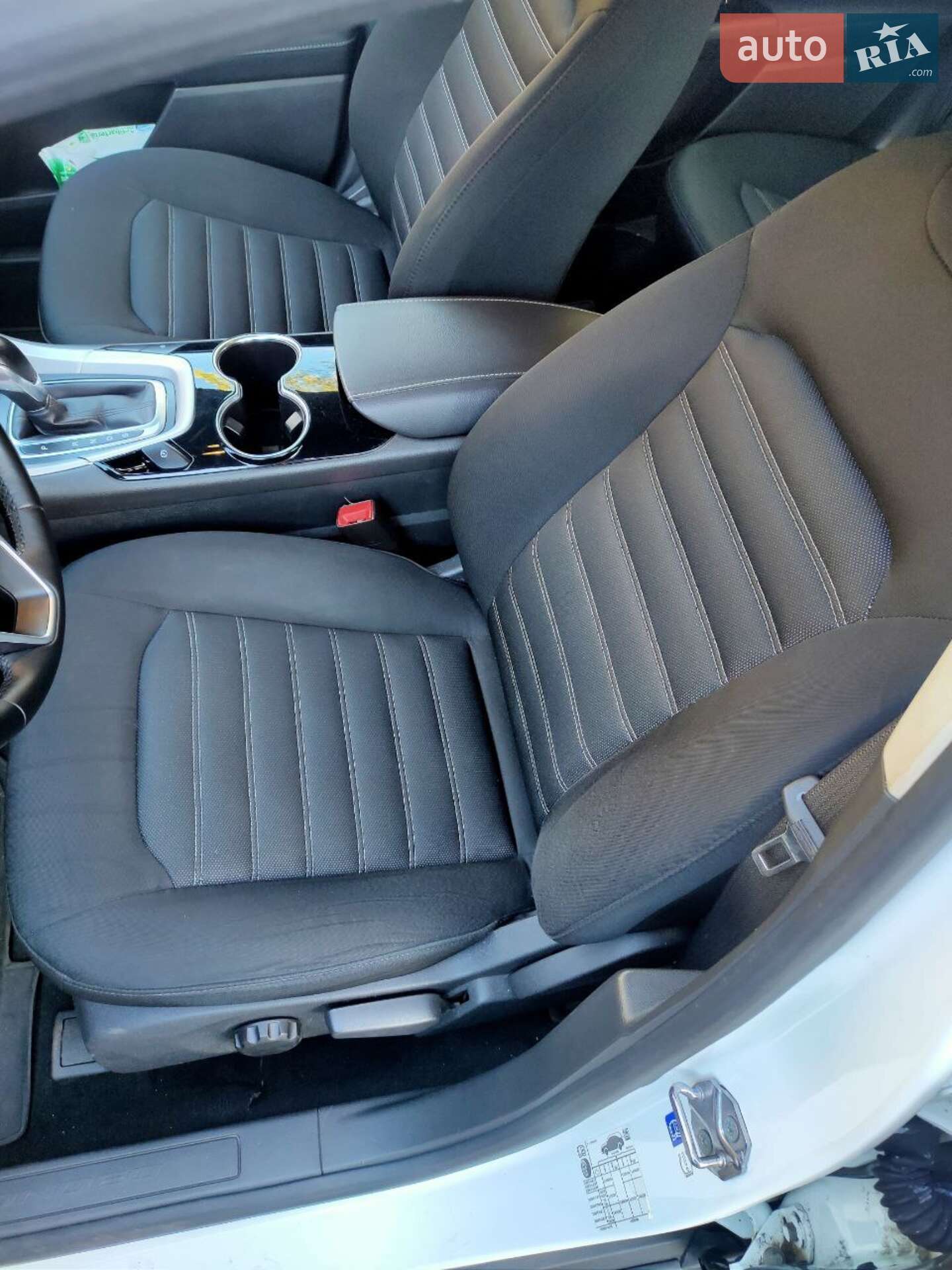 Ford Mondeo 2016 VIN WF0EXXWPCEGS08371 фото оголошення 8 з 26