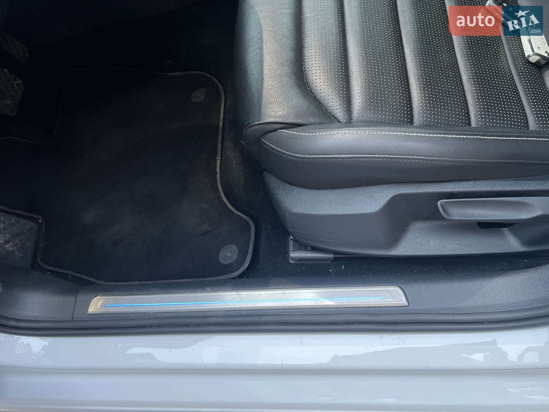 Volkswagen e-Golf 2020 VIN WVWZZZAUZLW919300 фото оголошення 24 з 34