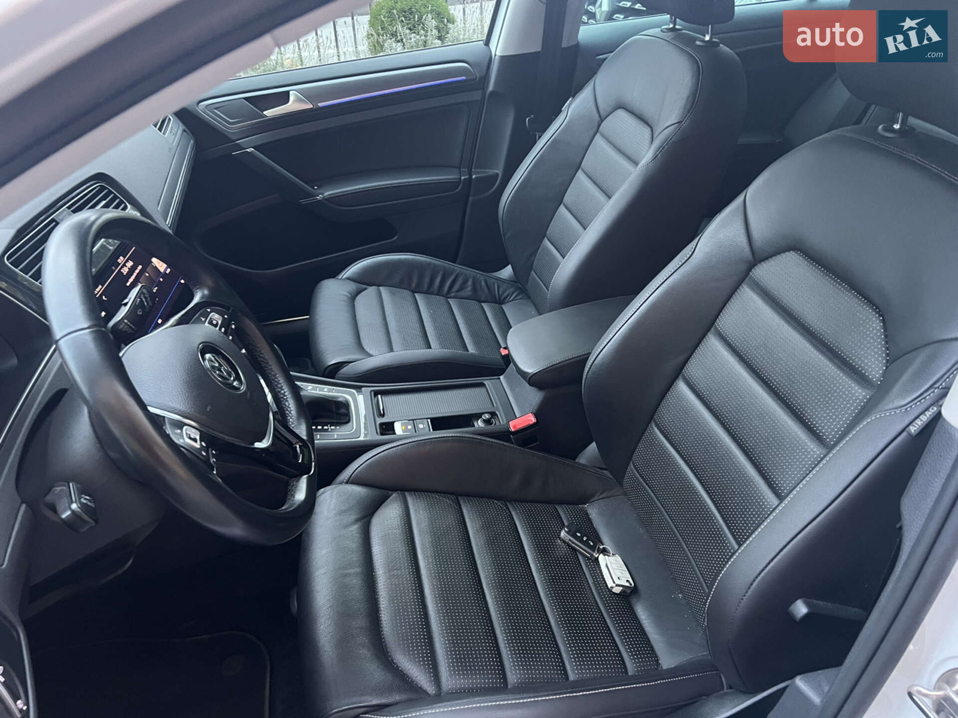 Volkswagen e-Golf 2020 VIN WVWZZZAUZLW919300 фото оголошення 22 з 34