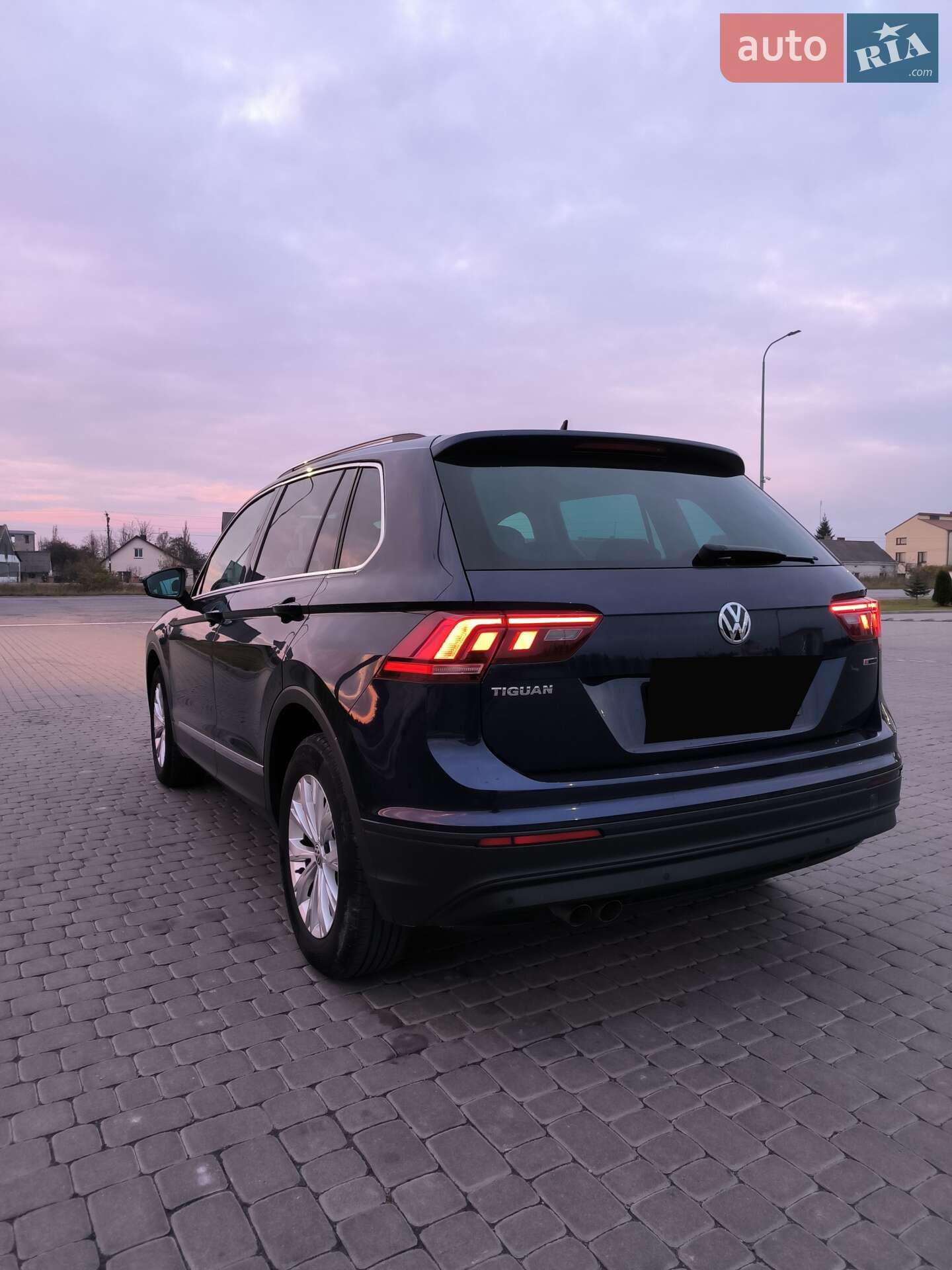 Volkswagen Tiguan 2019 VIN WVGZZZ5NZKW365999 фото оголошення 13 з 18