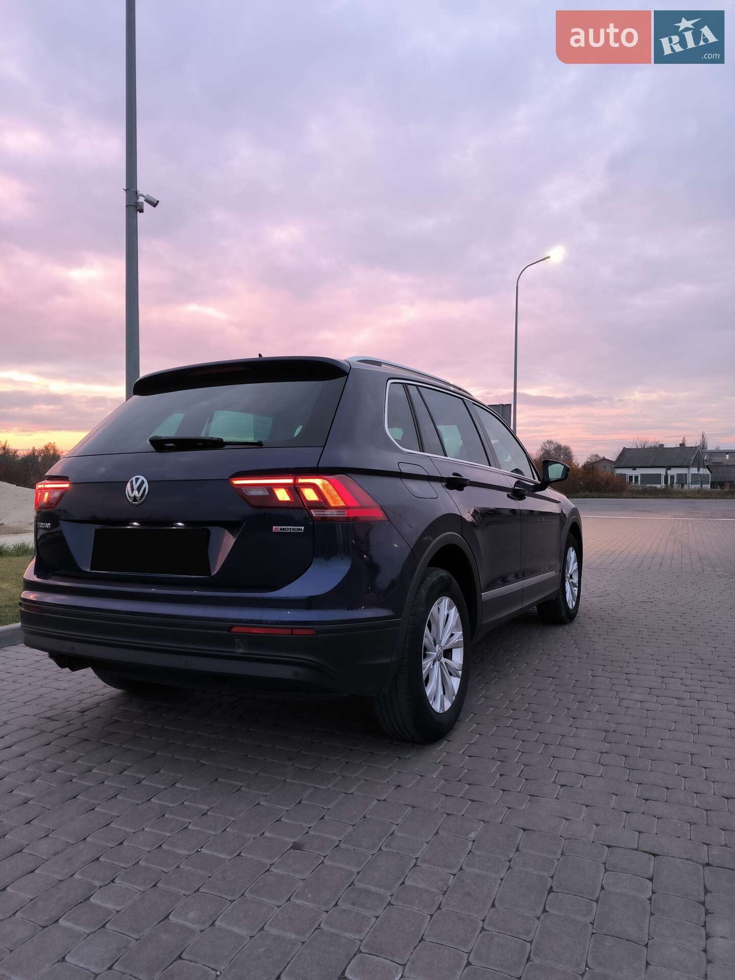 Volkswagen Tiguan 2019 VIN WVGZZZ5NZKW365999 фото оголошення 14 з 18
