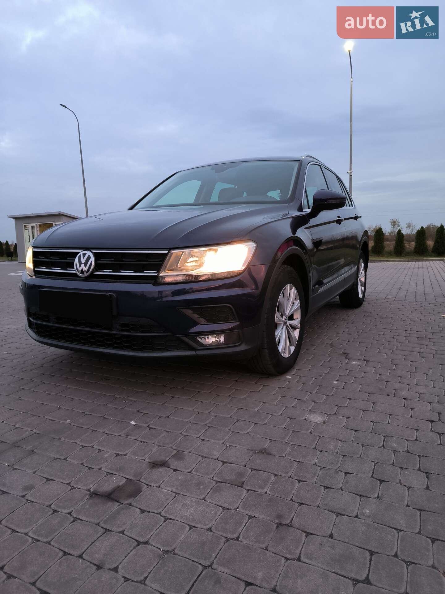 Volkswagen Tiguan 2019 VIN WVGZZZ5NZKW365999 фото оголошення 12 з 18