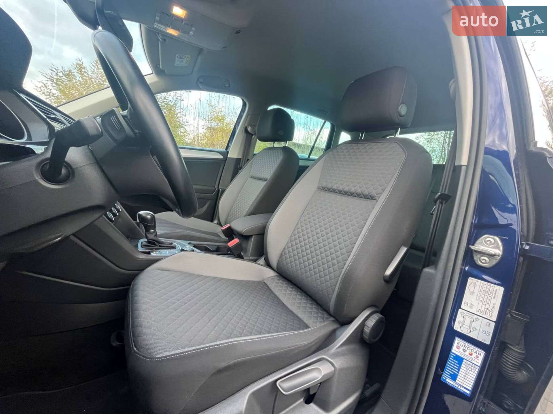 Volkswagen Tiguan 2019 VIN WVGZZZ5NZKW365999 фото оголошення 16 з 18