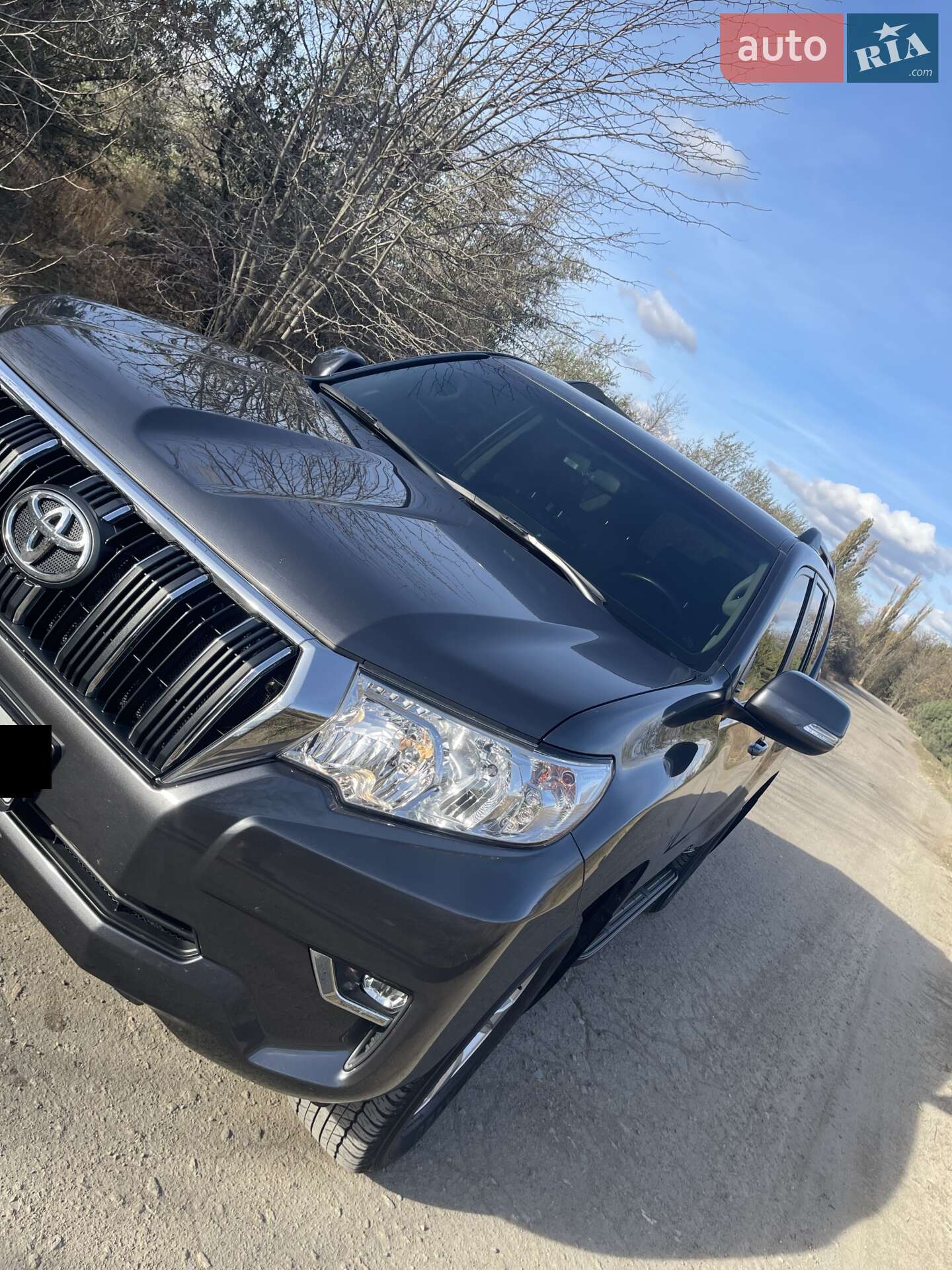 Toyota Land Cruiser Prado 2019 VIN JTEBX3FJ30K313811 фото оголошення 2 з 40