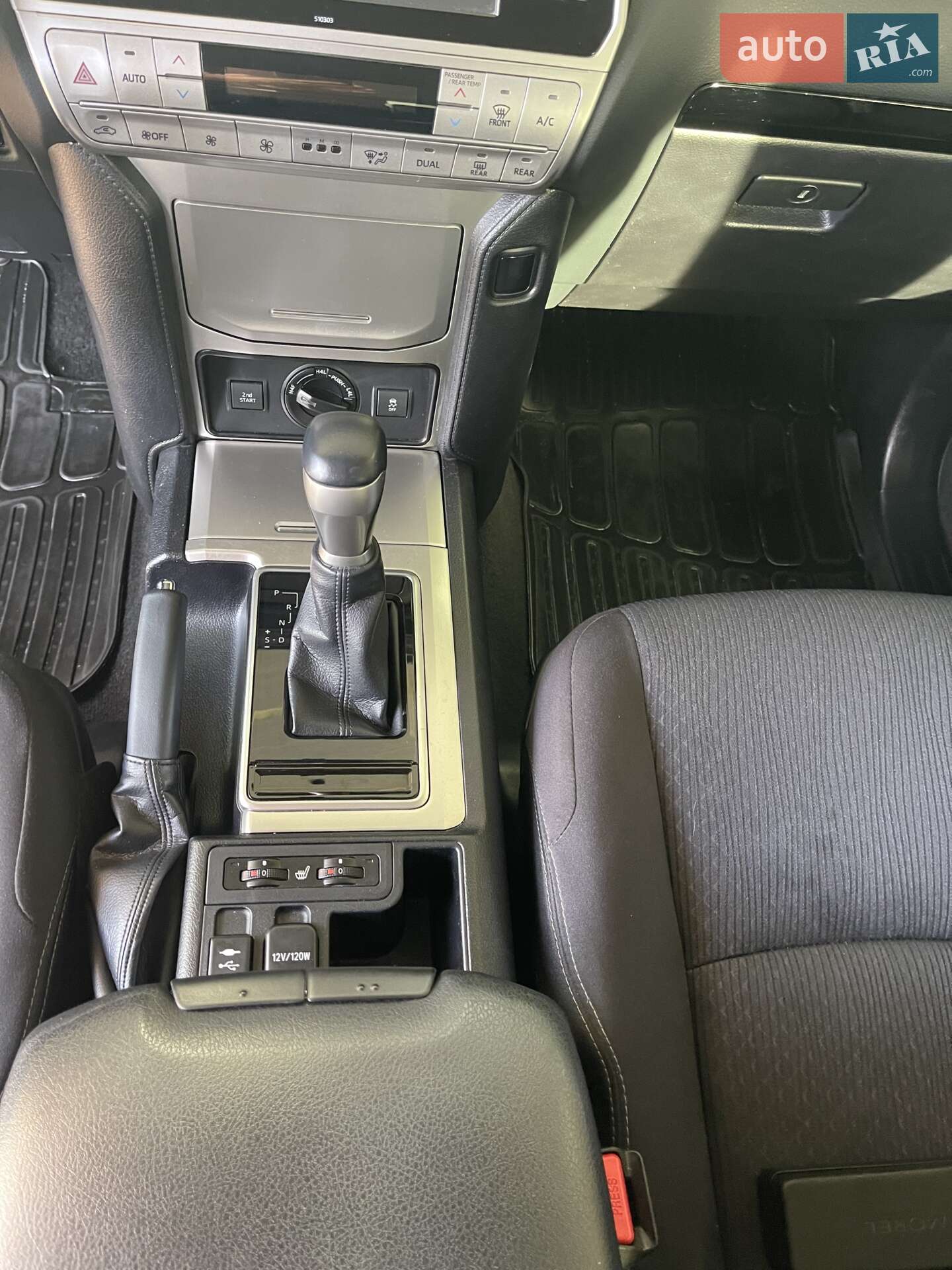 Toyota Land Cruiser Prado 2019 VIN JTEBX3FJ30K313811 фото оголошення 16 з 40