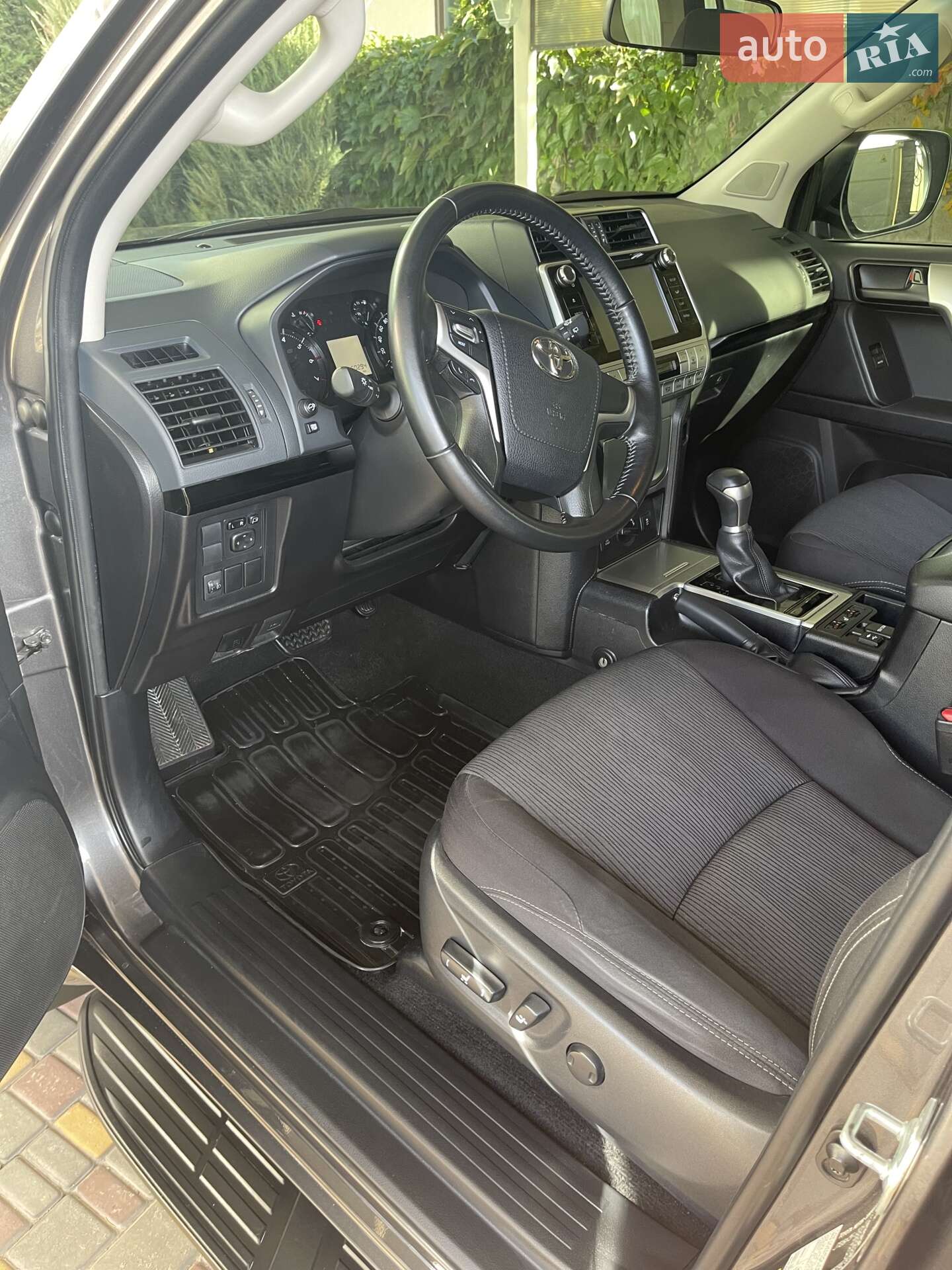 Toyota Land Cruiser Prado 2019 VIN JTEBX3FJ30K313811 фото оголошення 13 з 40