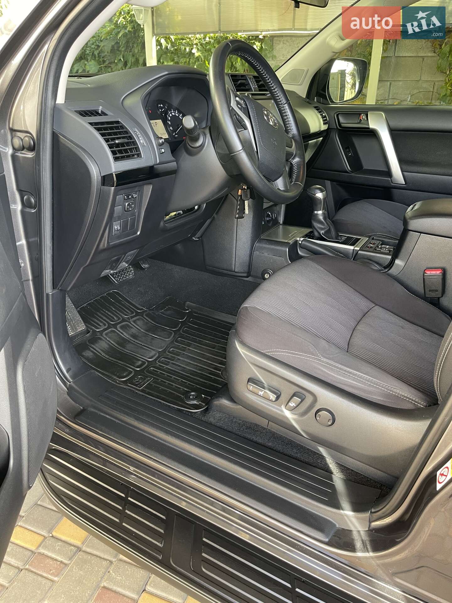 Toyota Land Cruiser Prado 2019 VIN JTEBX3FJ30K313811 фото оголошення 14 з 40